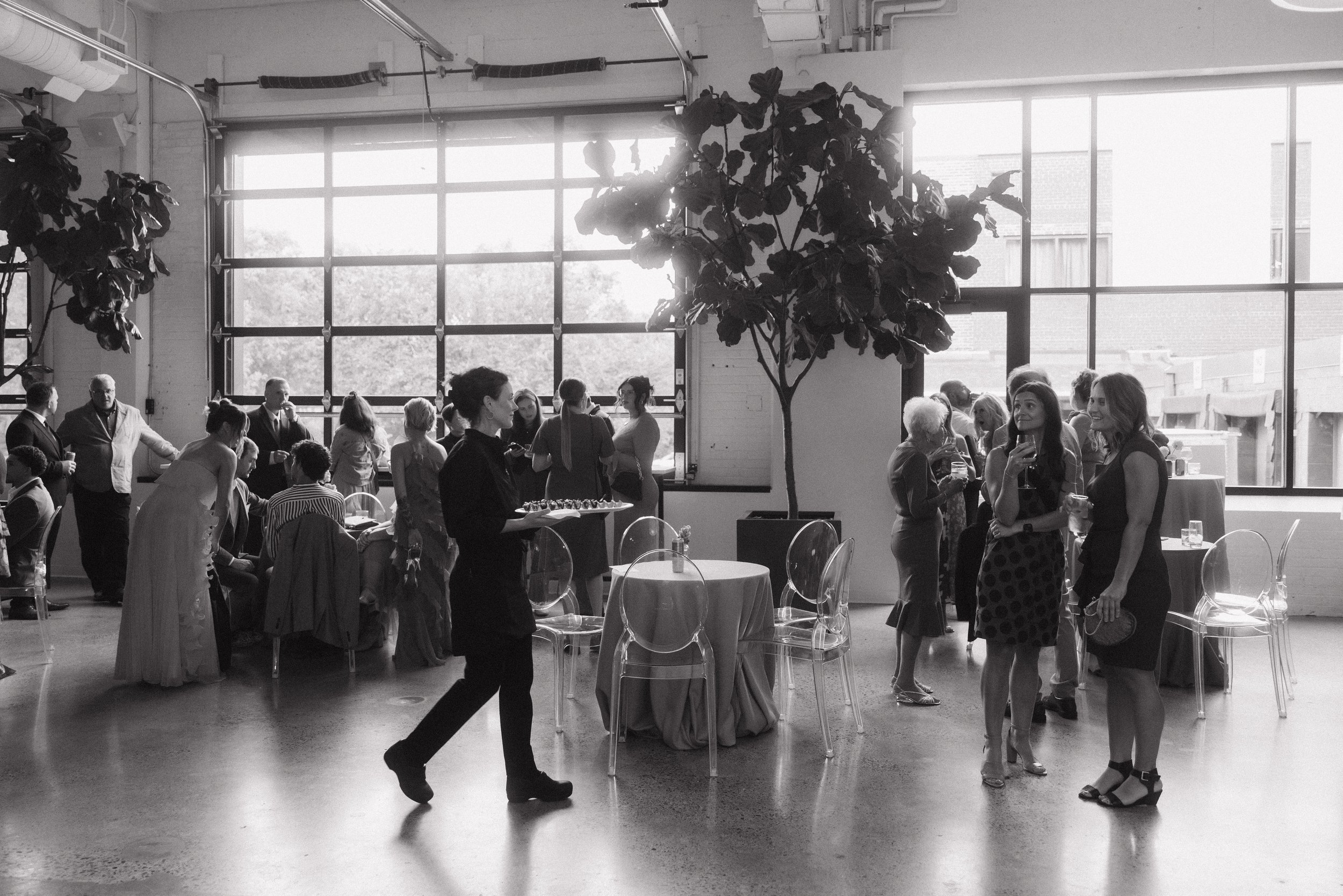 minnesota cocktail hour wedding photos by madison delaney photography 1.jpg