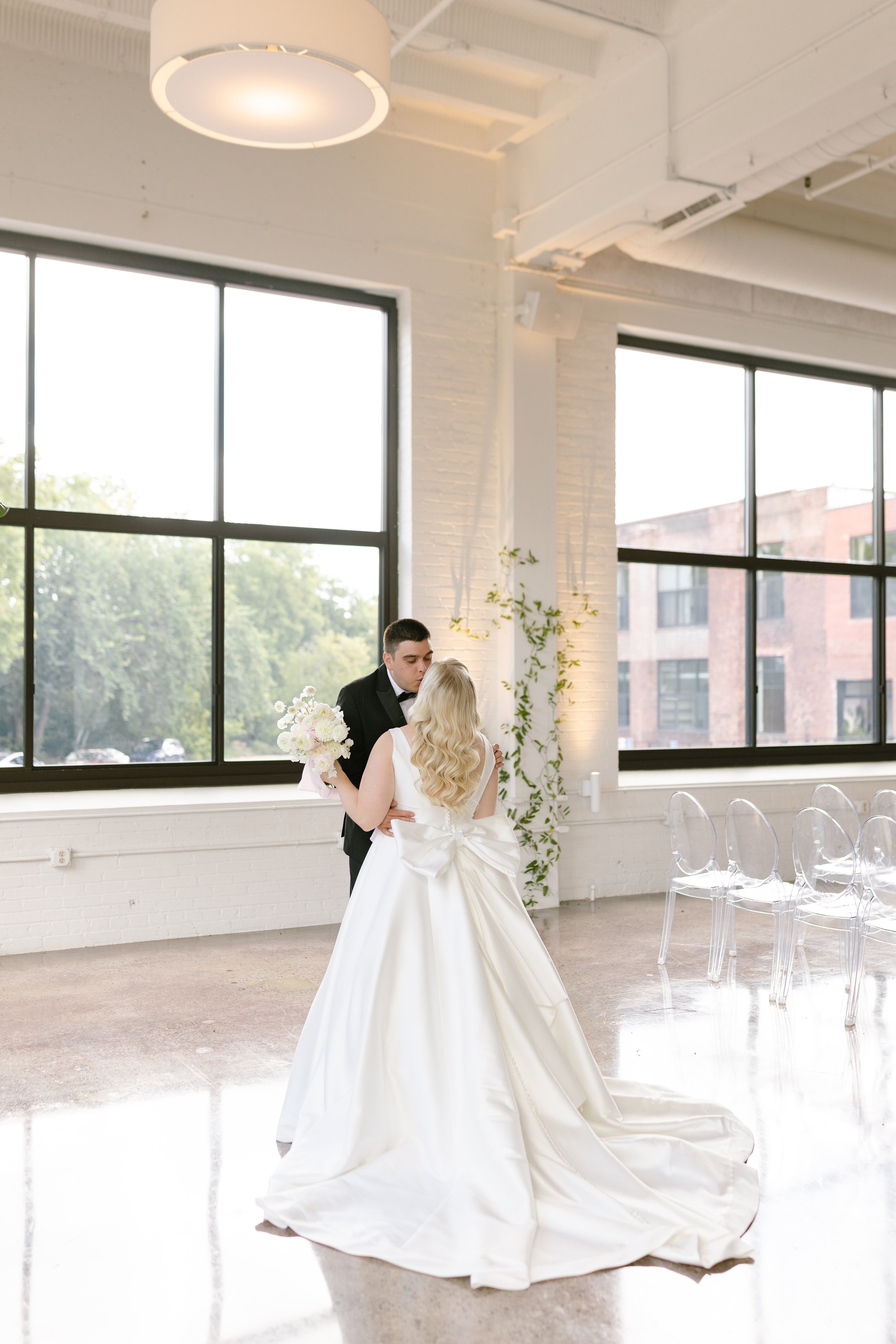 urban_daisy_summer_wedding_minneapolis_minnesota_wedding_loui_photography-98.jpg