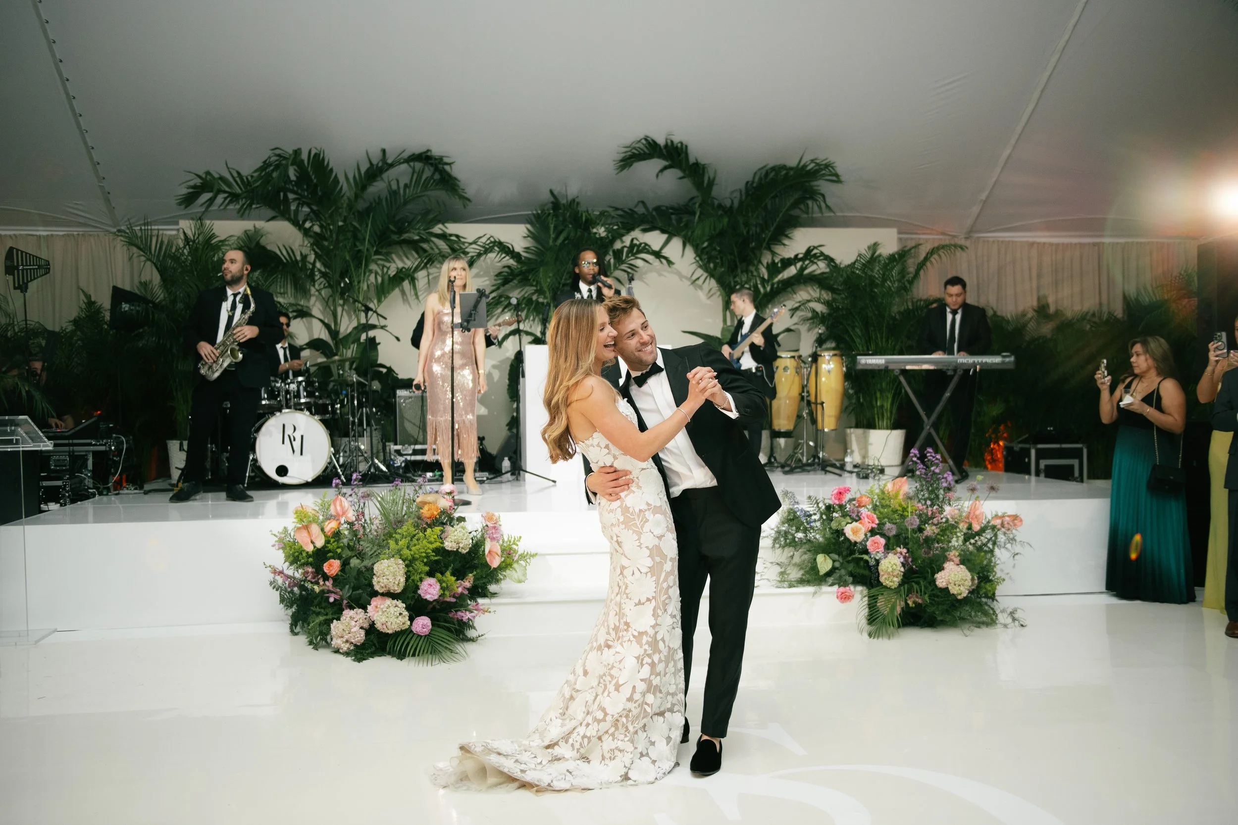 Fairchild tropical botanic garden wedding photographer. Fairchild tropical botanic garden photographer. Miami wedding photographer. Miami engagement photographer. Fairchild tropical botanic garden. Fairchild tropical botanic garden wedding.