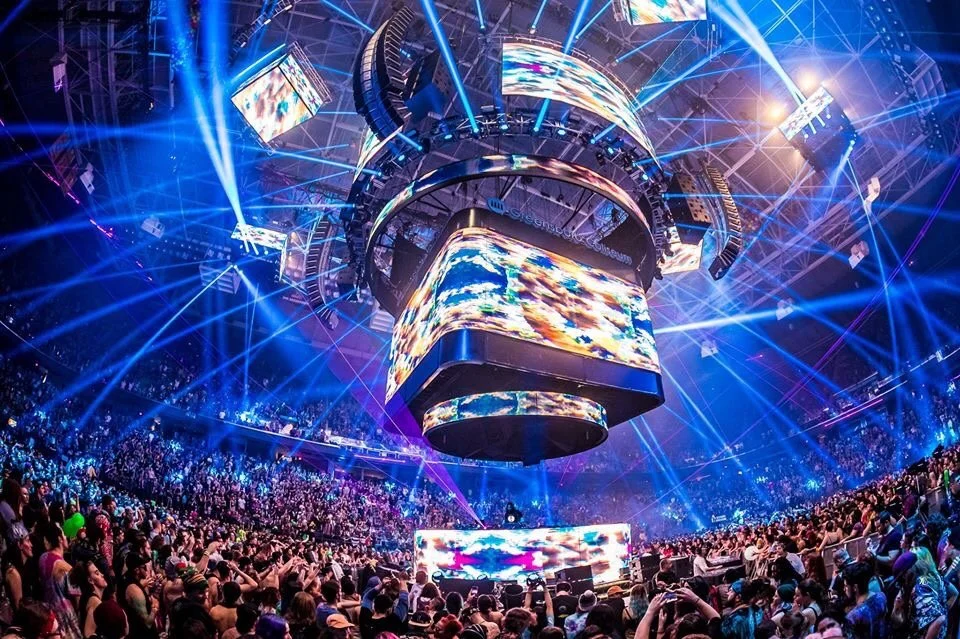 Arena Concert Visuals - Video Mapped and performed visuals on large scaled LED Video Screen designs in various Arenas, Theaters, and Festivals in North America.