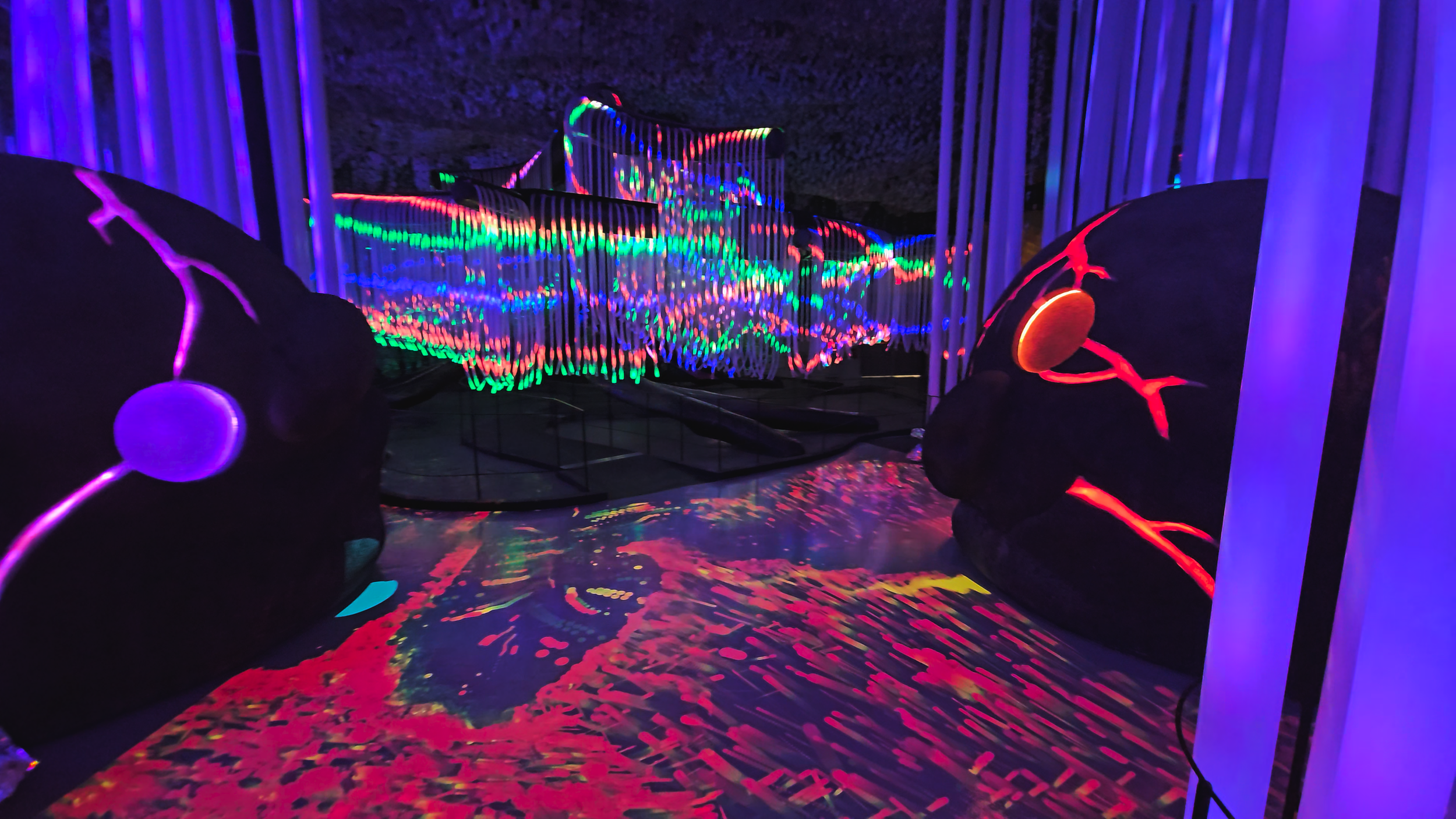Otherworld - Bamboo Forest - Projection mapped 9 projectors and created generative particles on the floor that react to attendees as the walk through the space.