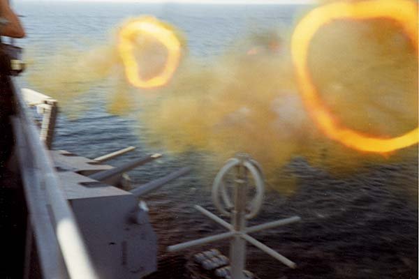049-5in.-gun-firie.jpg