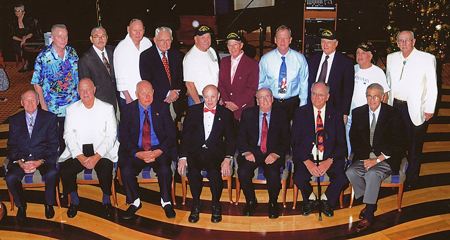 008-Wisconsin-Men-on-Cruise-2011.jpg