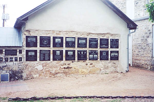 eterans Walk of Honor Next 3 photos sent in by Dean Roesler EX Div. 1944 - 1945