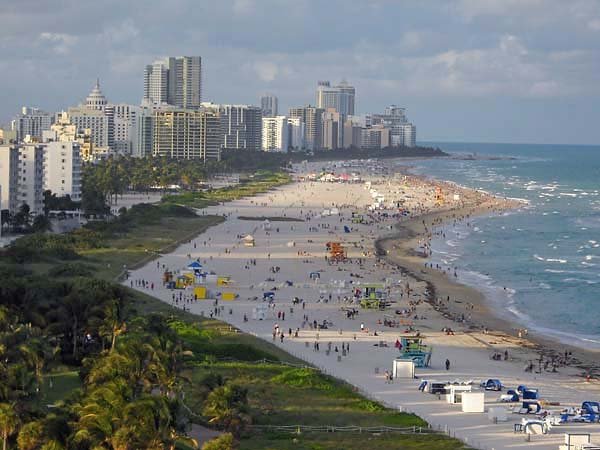 007-000027-Sunday-Afternoon-Beach-Goers.jpg
