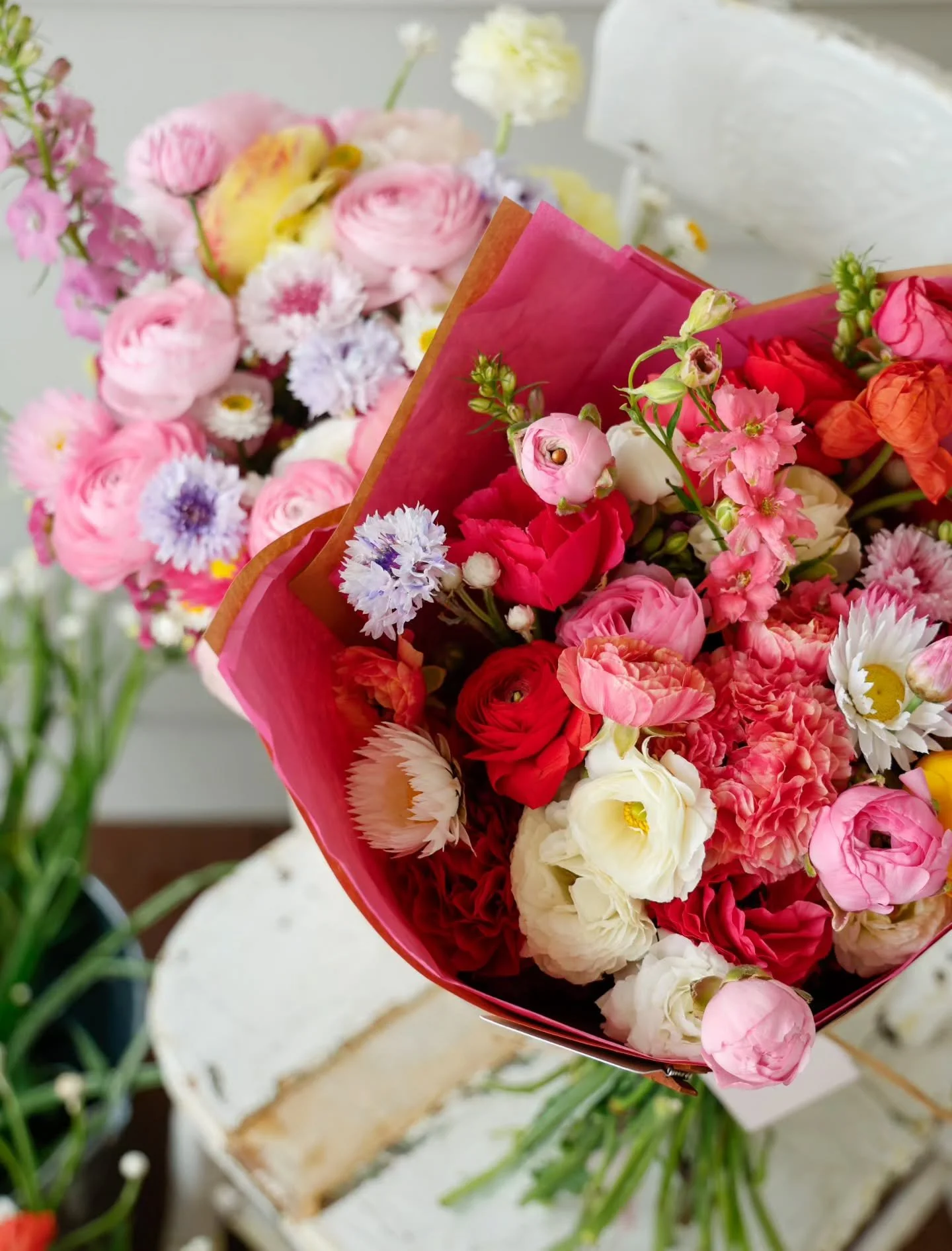Well, I&rsquo;ve got a little bit of a flower situation happening here at the moment&hellip; 🌸💛🌿

There are more flowers ready to pick than I need for my drying racks, so rather than let all that goodness go to waste, I thought I&rsquo;d make up a