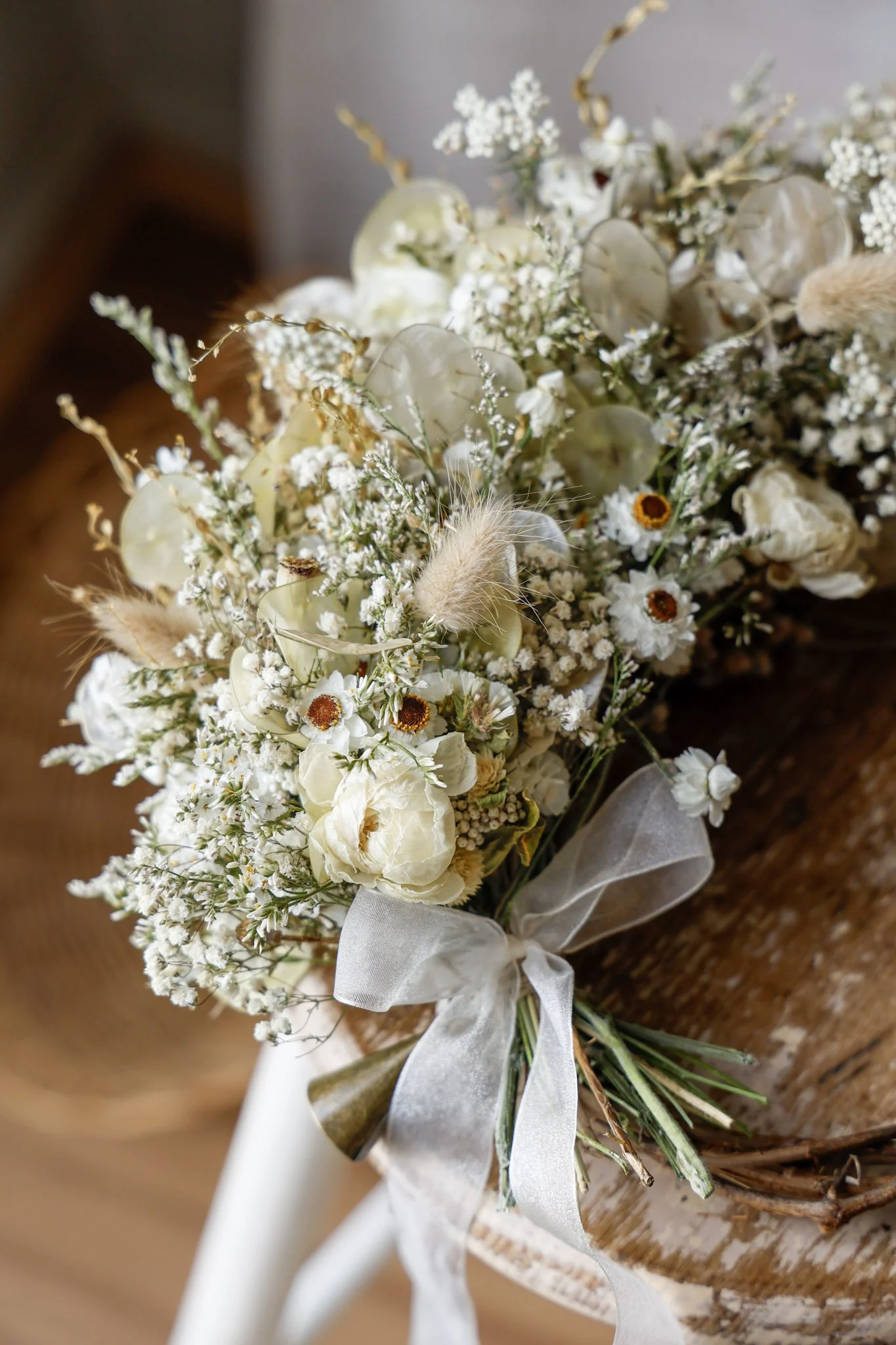 The Opaline Whisper Wreath
