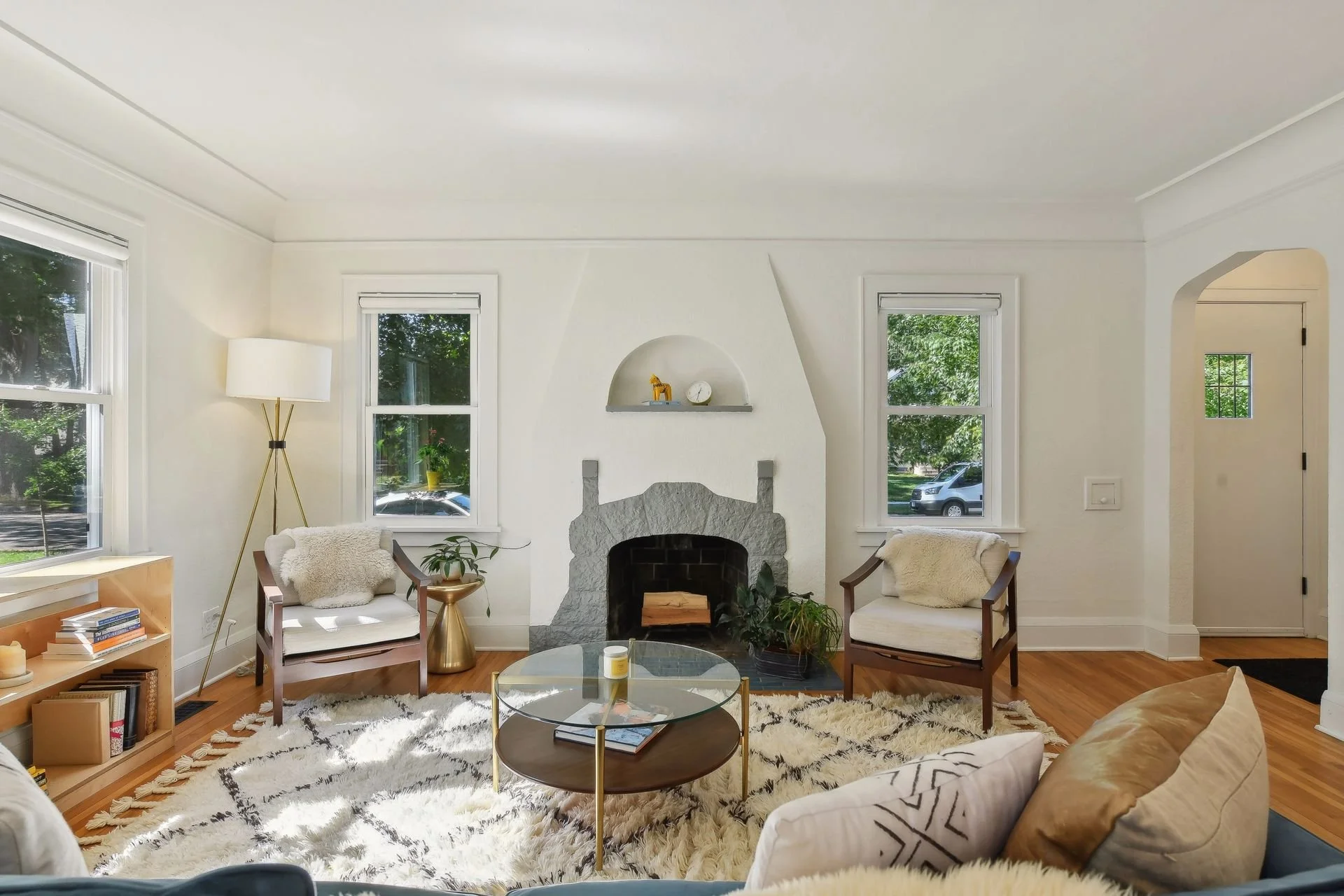 How can buyers compete in multiple offers?
