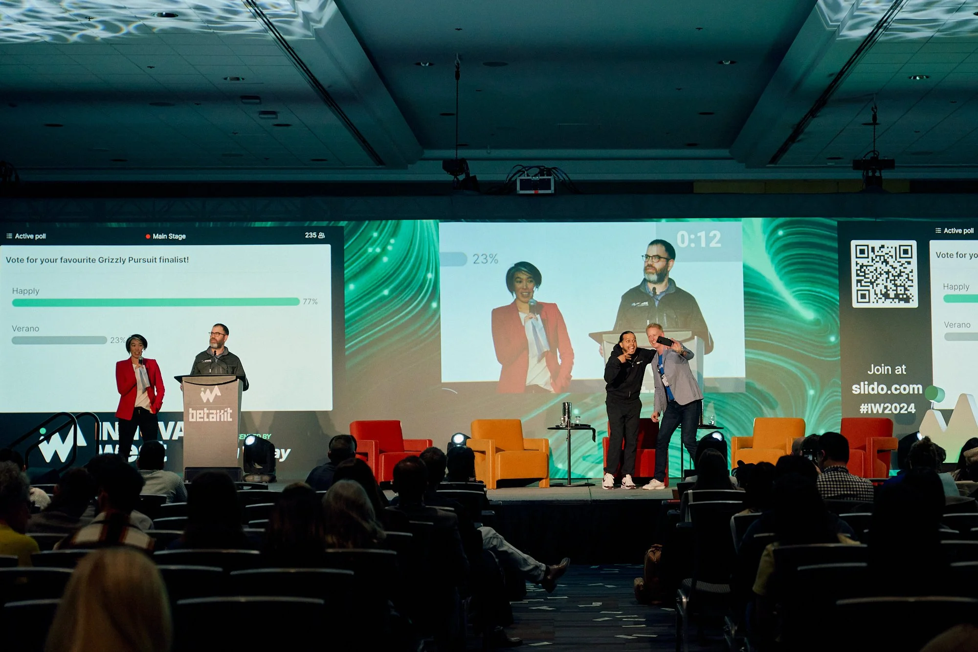 Apr16-INNOVATEwest-Final-Stage-Web-0657.jpg