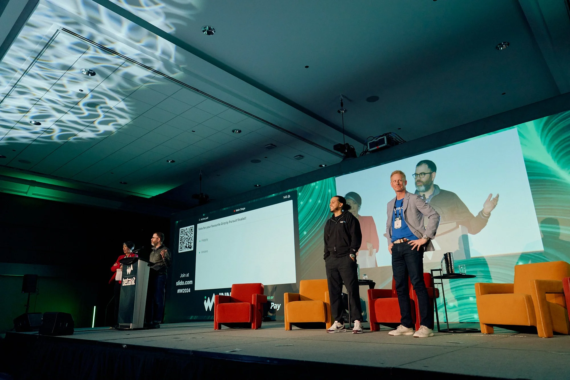 Apr16-INNOVATEwest-Final-Stage-Web-0655.jpg