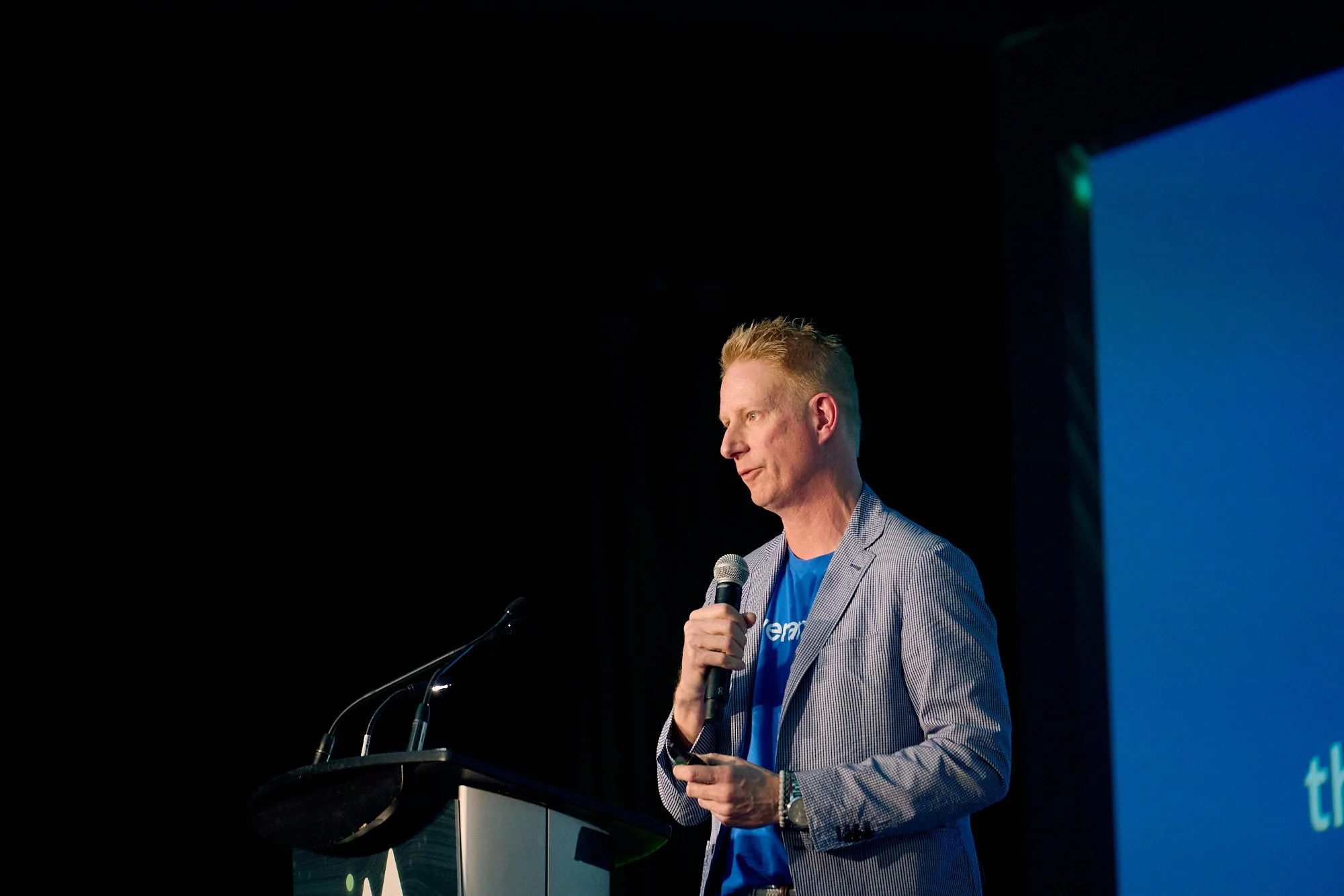 Apr16-INNOVATEwest-Final-Stage-Web-0597.jpg