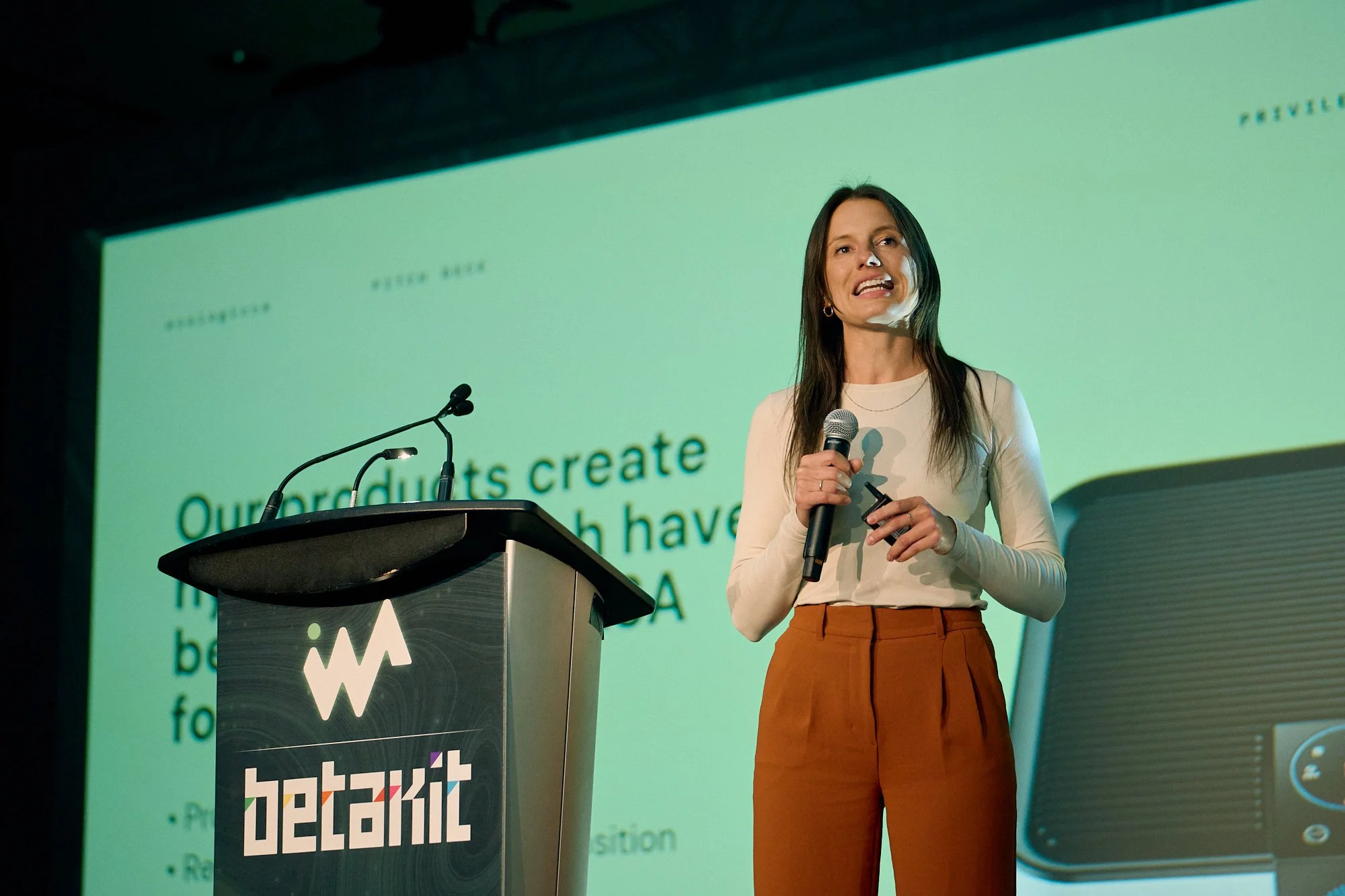 Apr16-INNOVATEwest-Final-Stage-Web-0569.jpg