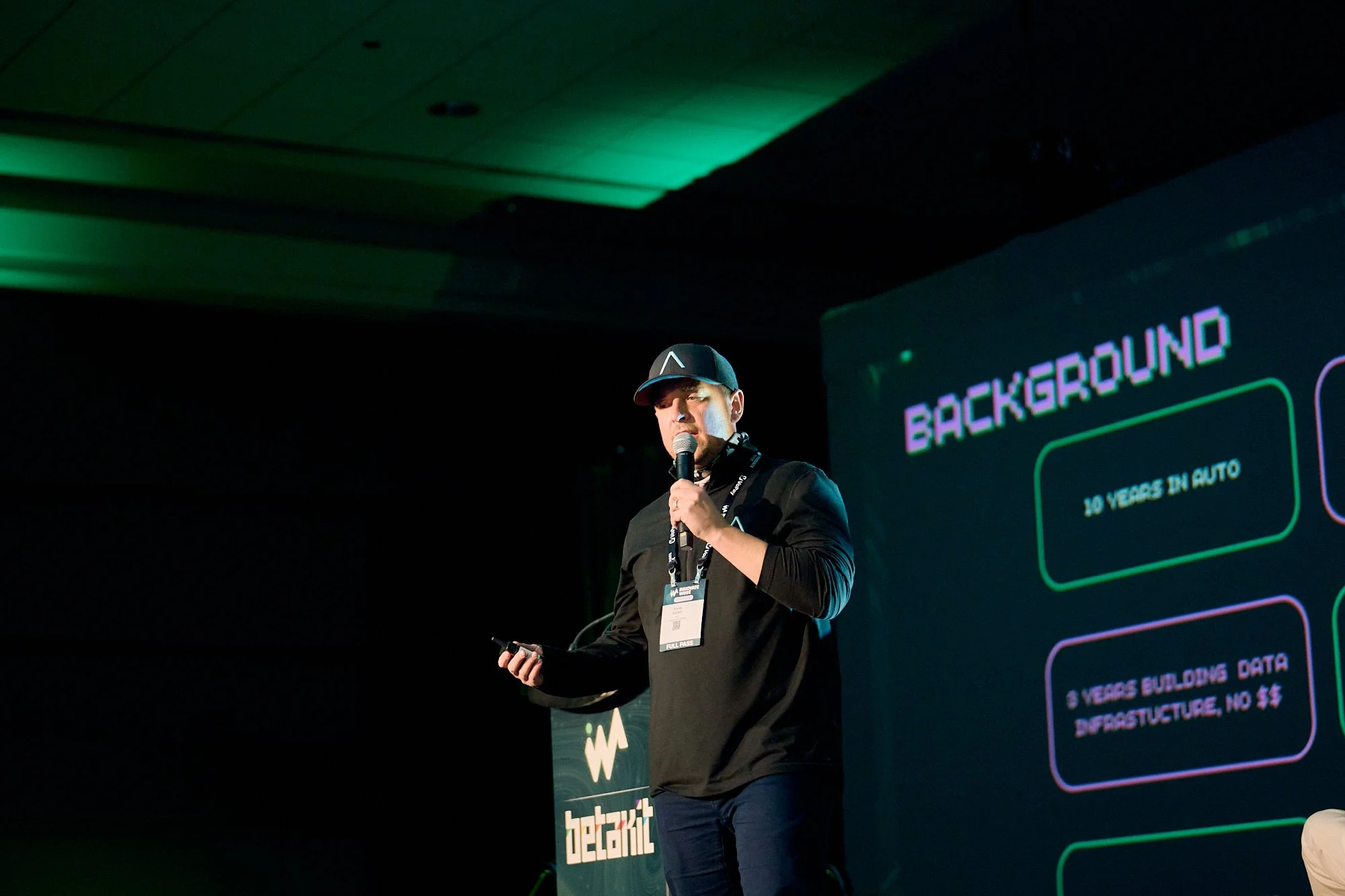 Apr16-INNOVATEwest-Final-Stage-Web-0585.jpg