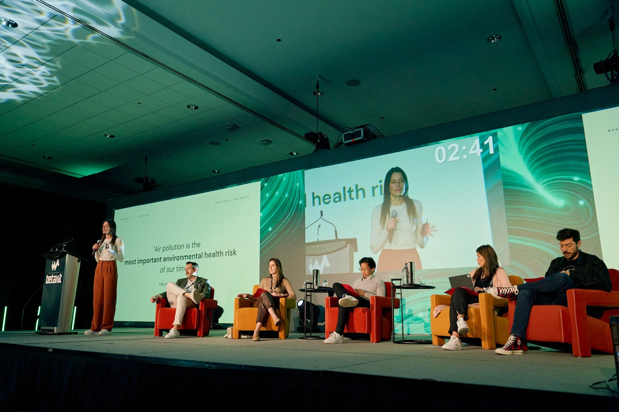 Apr16-INNOVATEwest-Final-Stage-Web-0565.jpg