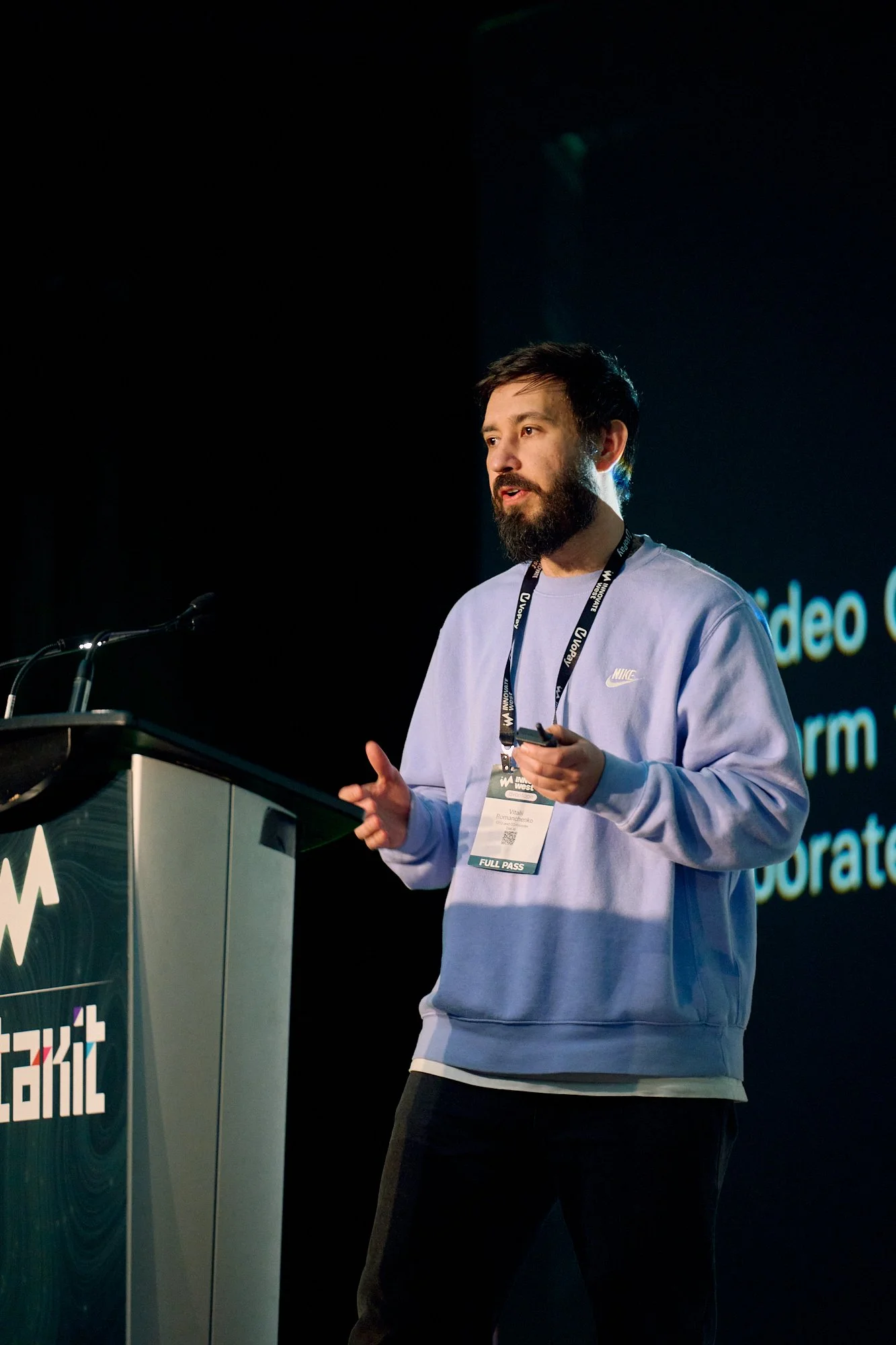 Apr16-INNOVATEwest-Final-Stage-Web-0503.jpg