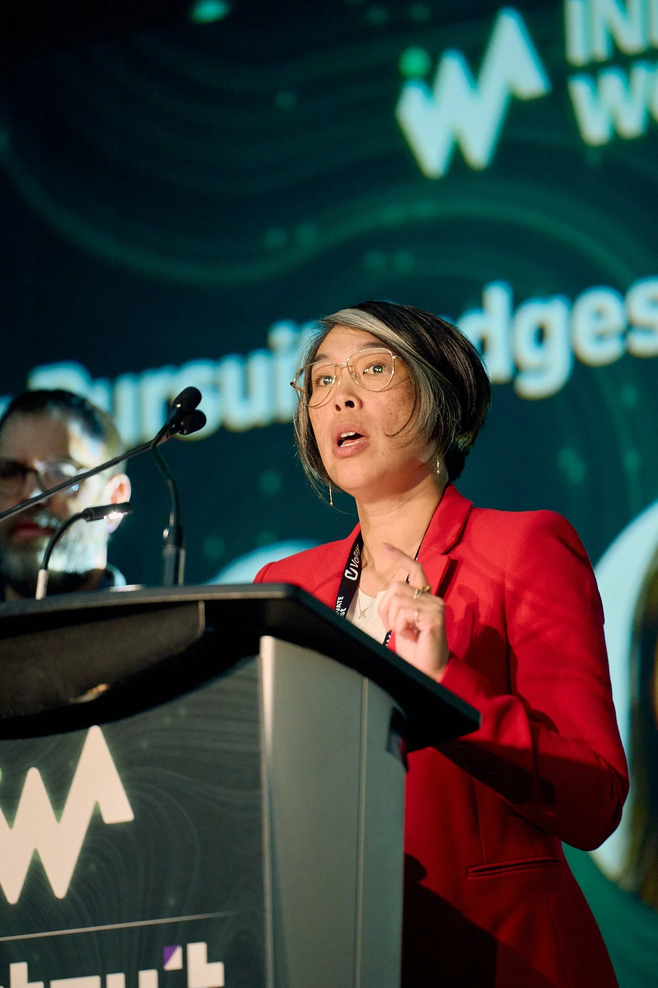 Apr16-INNOVATEwest-Final-Stage-Web-0498.jpg