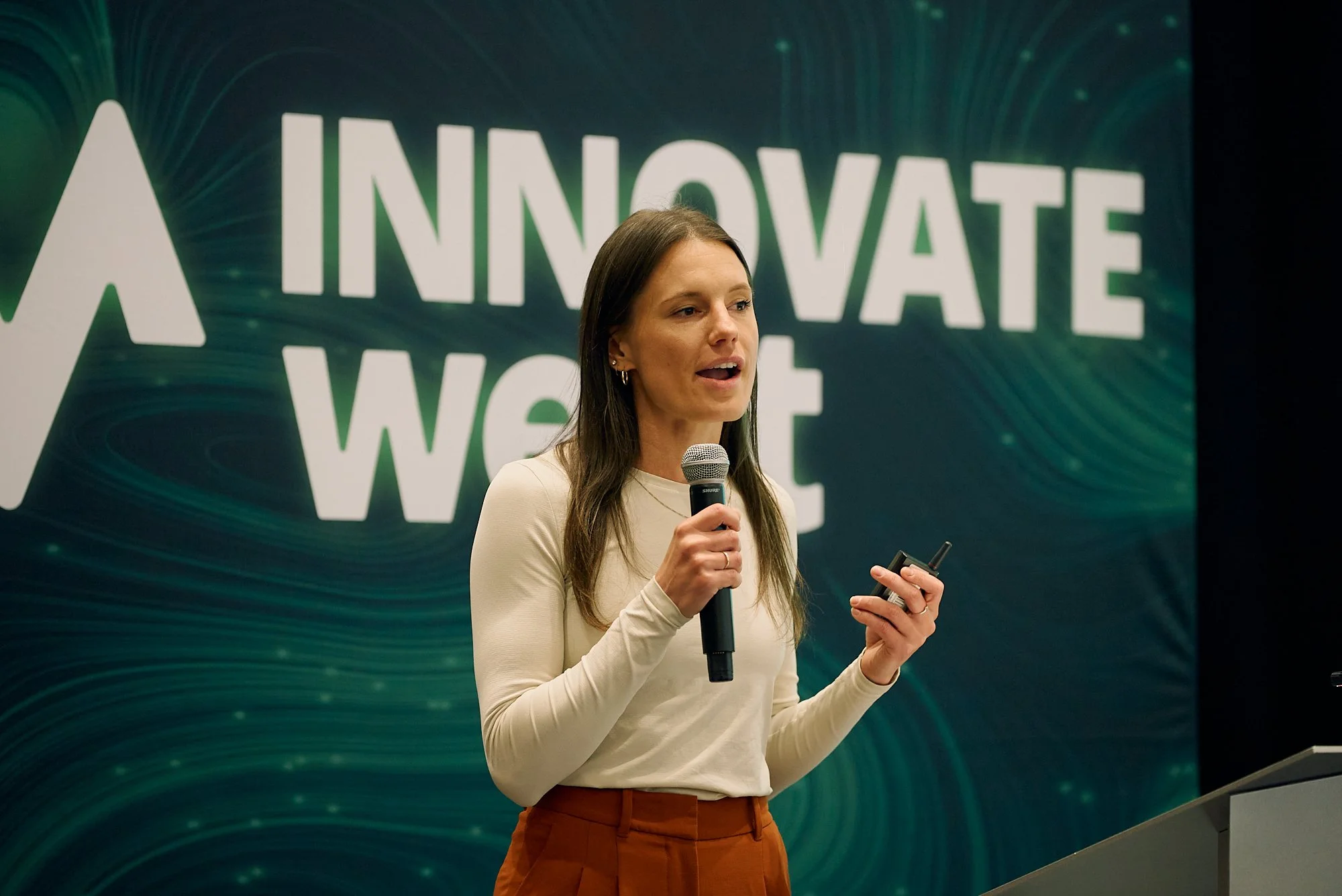 Apr16-INNOVATEwest-Final-Expo-Web-0213.jpg