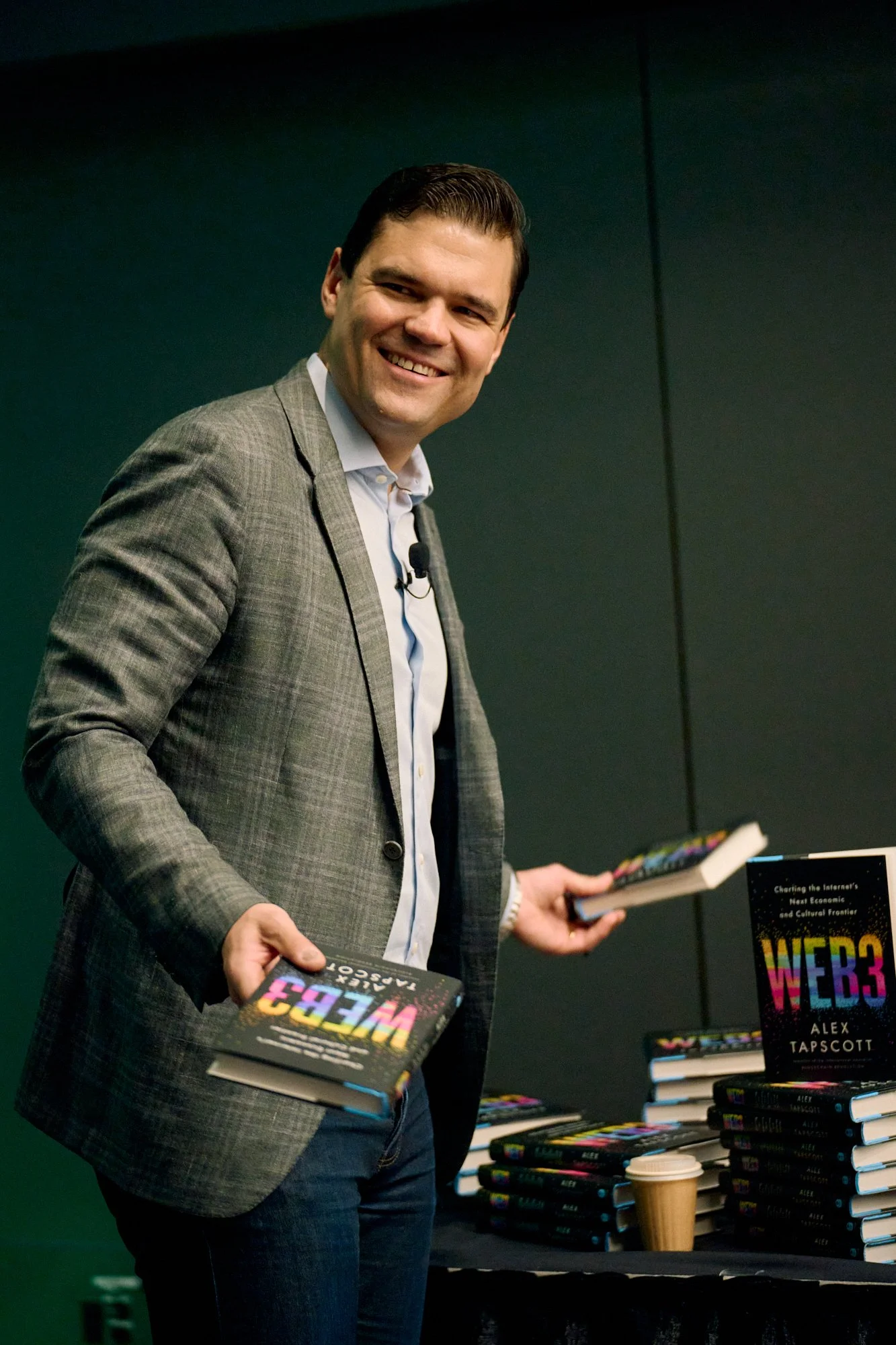 Apr16-INNOVATEwest-Final-Stage-Web-0249.jpg