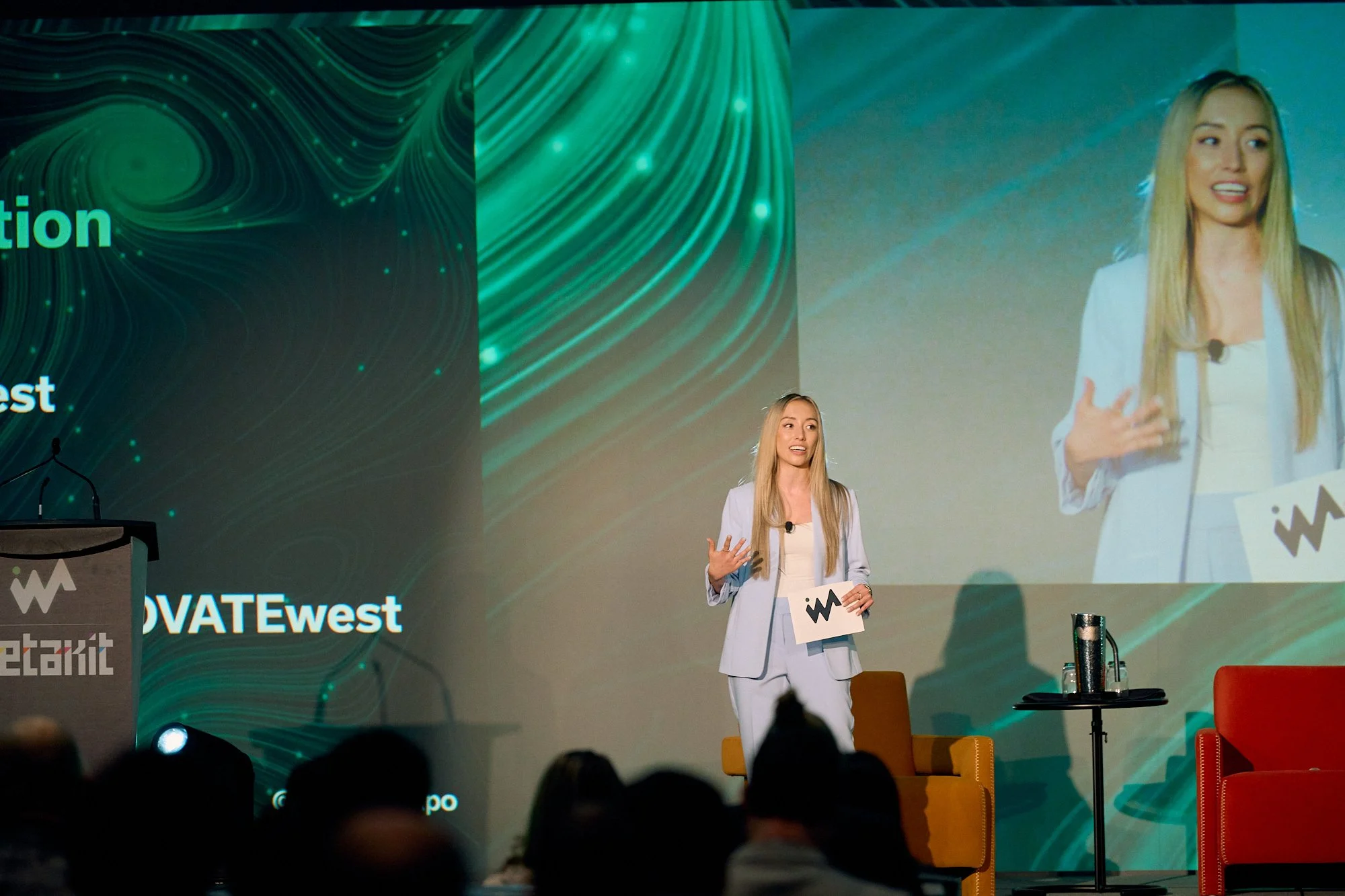 Apr16-INNOVATEwest-Final-Stage-Web-0269.jpg