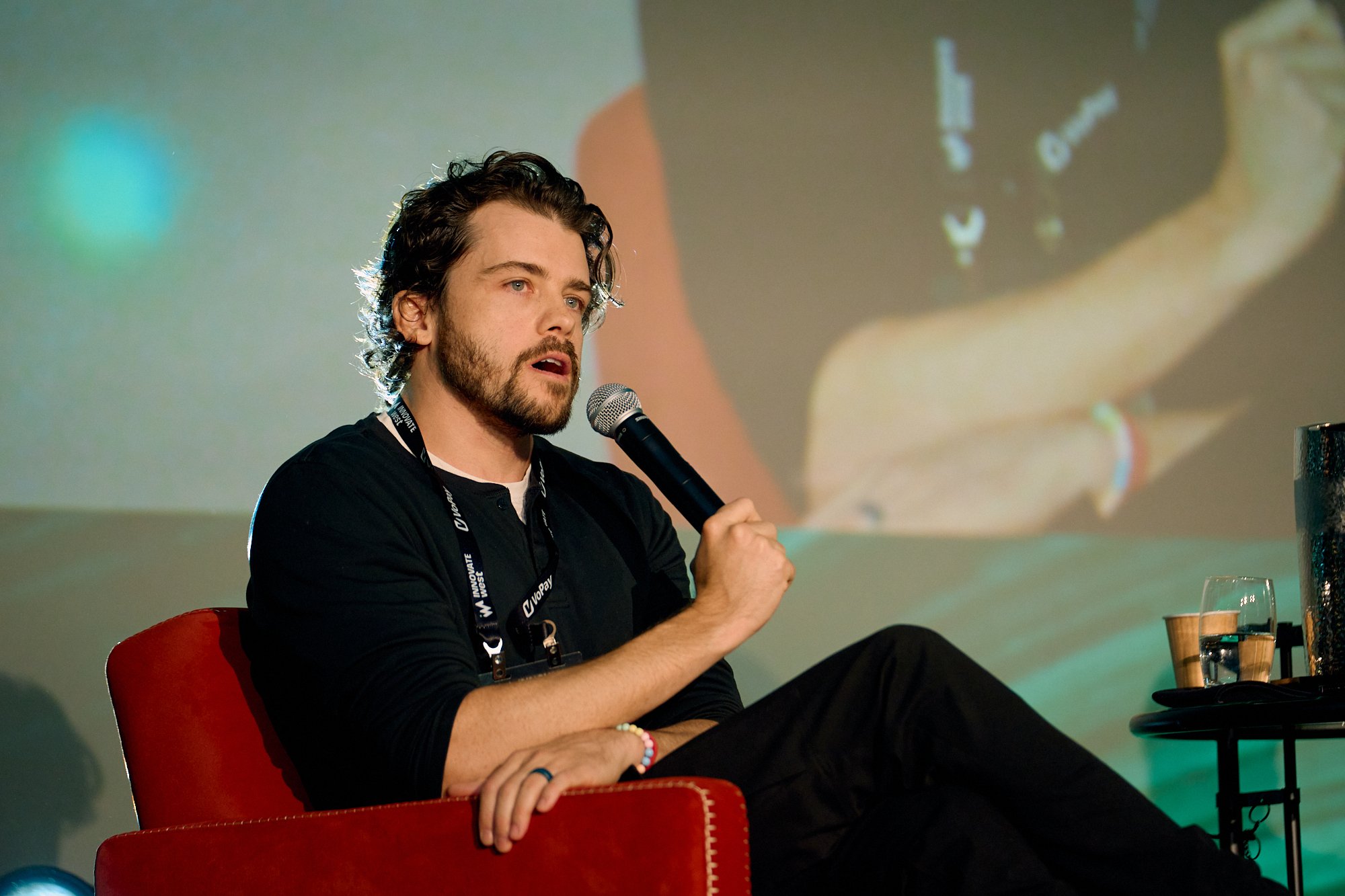 Apr16-INNOVATEwest-Final-Stage-Web-0074.jpg