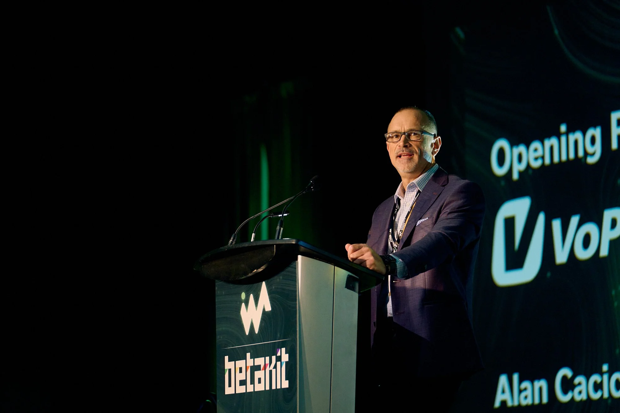 Apr16-INNOVATEwest-Final-Stage-Web-0011.jpg