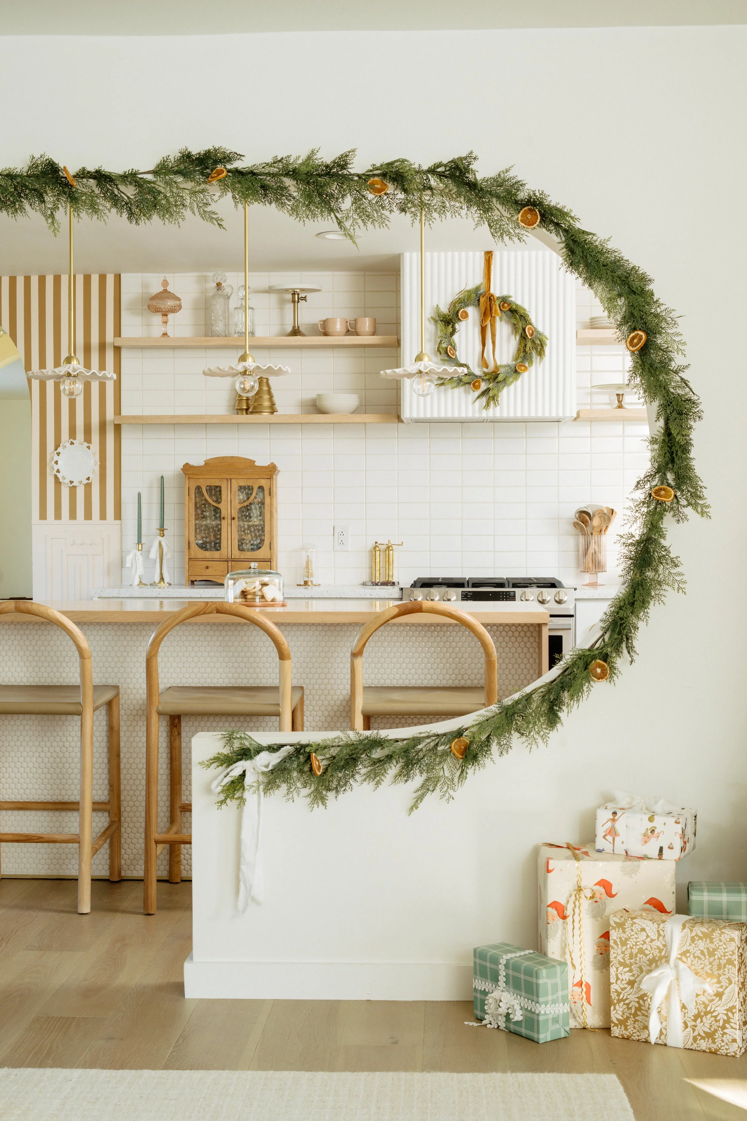 Brit Dot Design Home3128.jpg