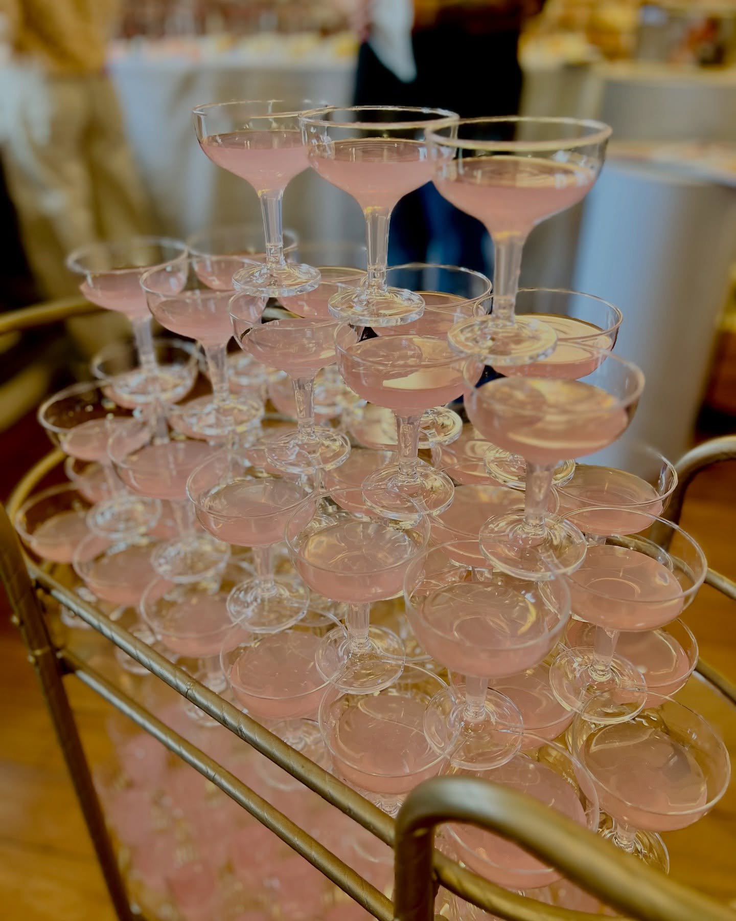 Yesterday was an amazing day for @theblushingbrideky as we celebrated them during their grand opening of their new space! We were so excited to witness this special moment and be apart of the festivities! 

Congratulations again to The Blushing Bride