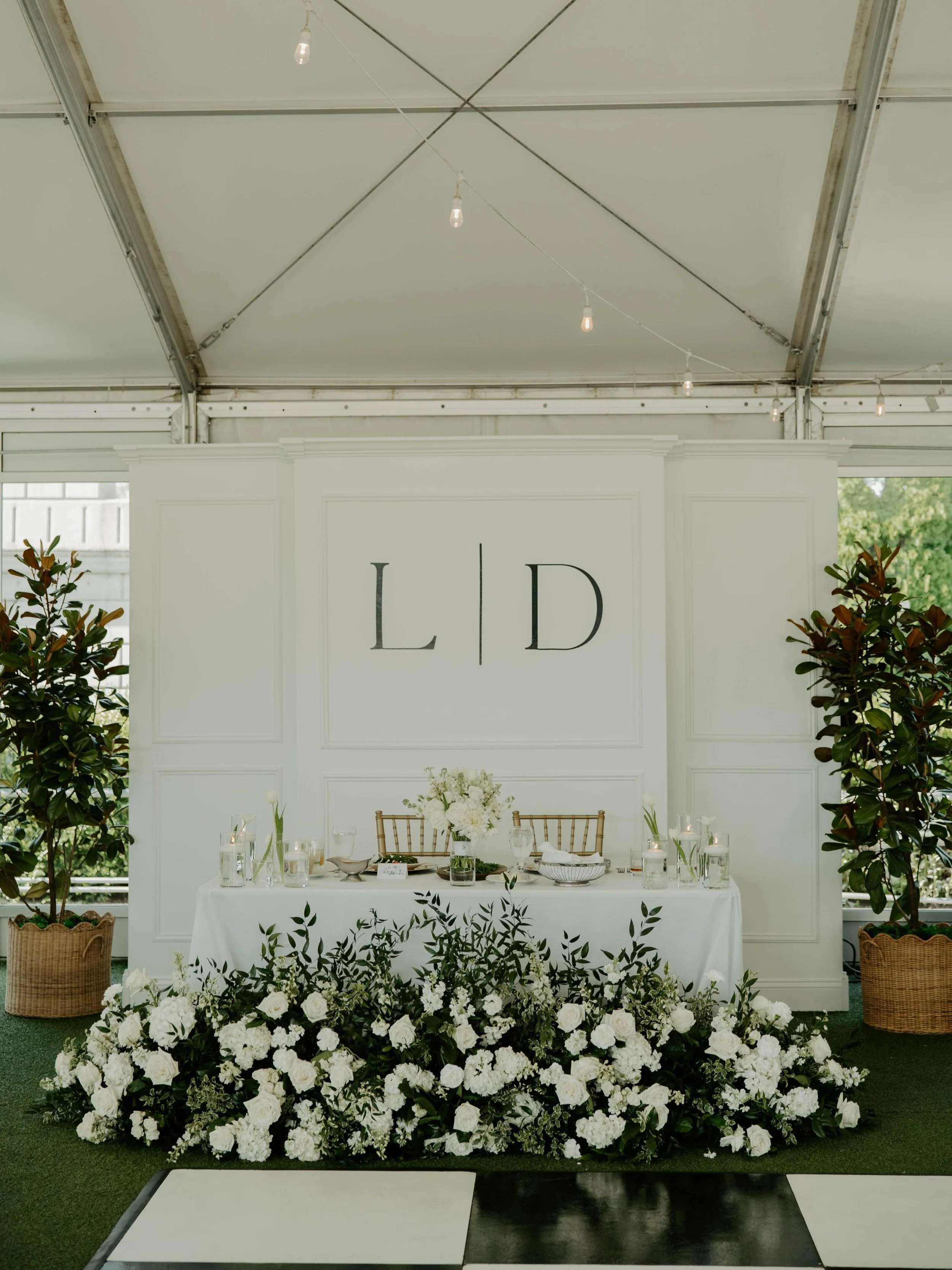 The sweetest seat in the house, personalized to perfection. Can&rsquo;t wait to share more photos from Lola &amp; Damien&rsquo;s elegant wedding! 🕊️🤍

Venue: @thekentuckycastle 
Wedding Planning: @taylorwhiteevents 
Photo: @_wholeheartedphoto 
Cine