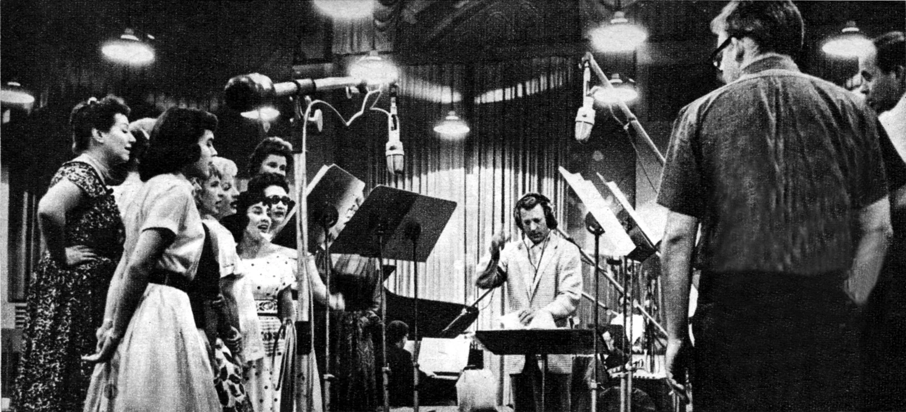 1959-08-Christmas with Conniff (29-org).jpg