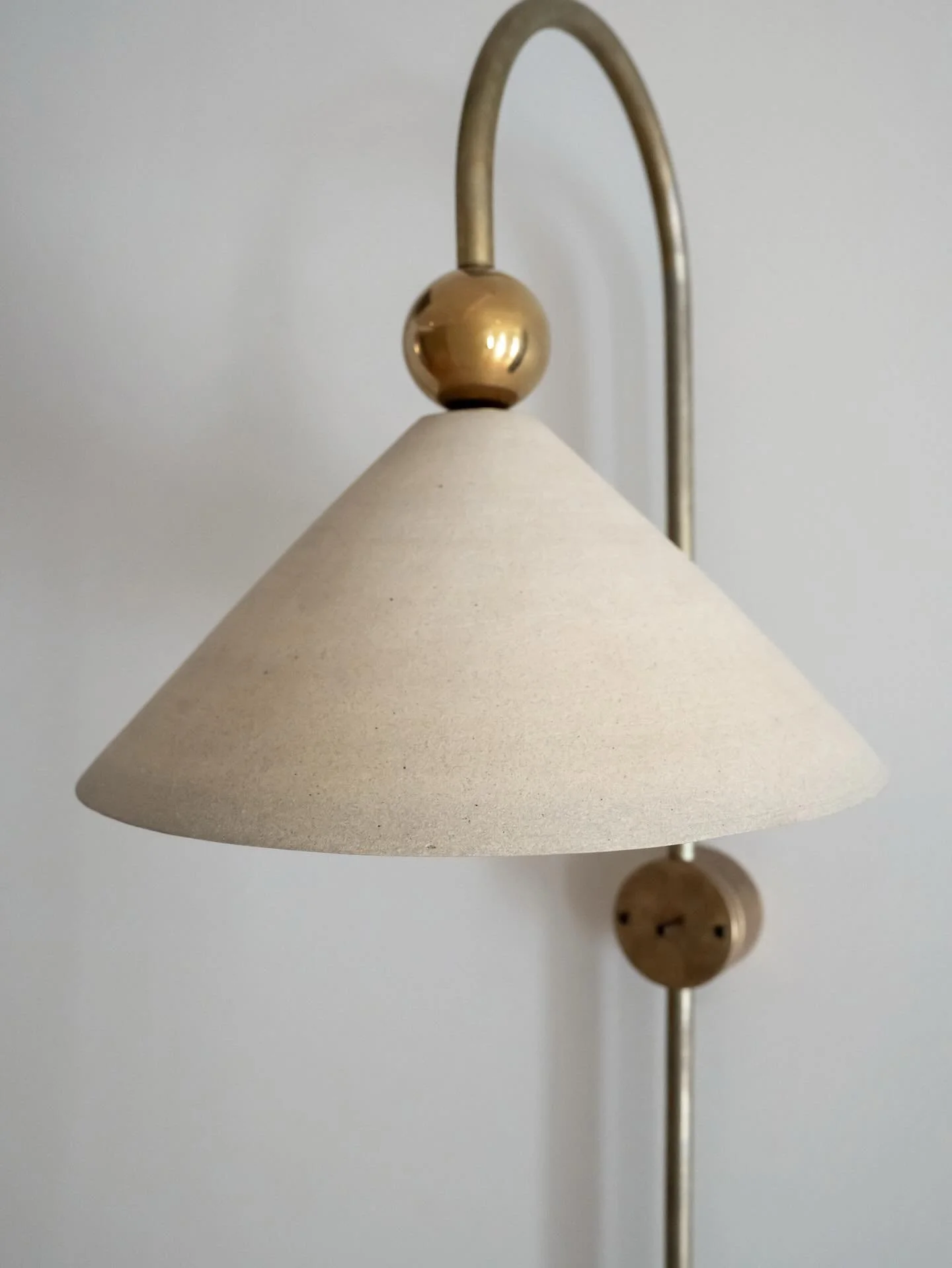 This beautiful light was designed by Saul, @handmade_and_found a local Adelaide designer who creates custom, unique pieces all made here in South Australia. Not only are his products so thoughtful and timeless, but I truly love sourcing from local Ad