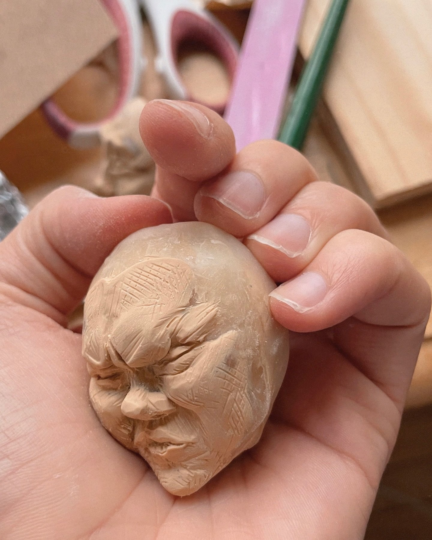 🪷
#sculpting #puppet #puppetmaking