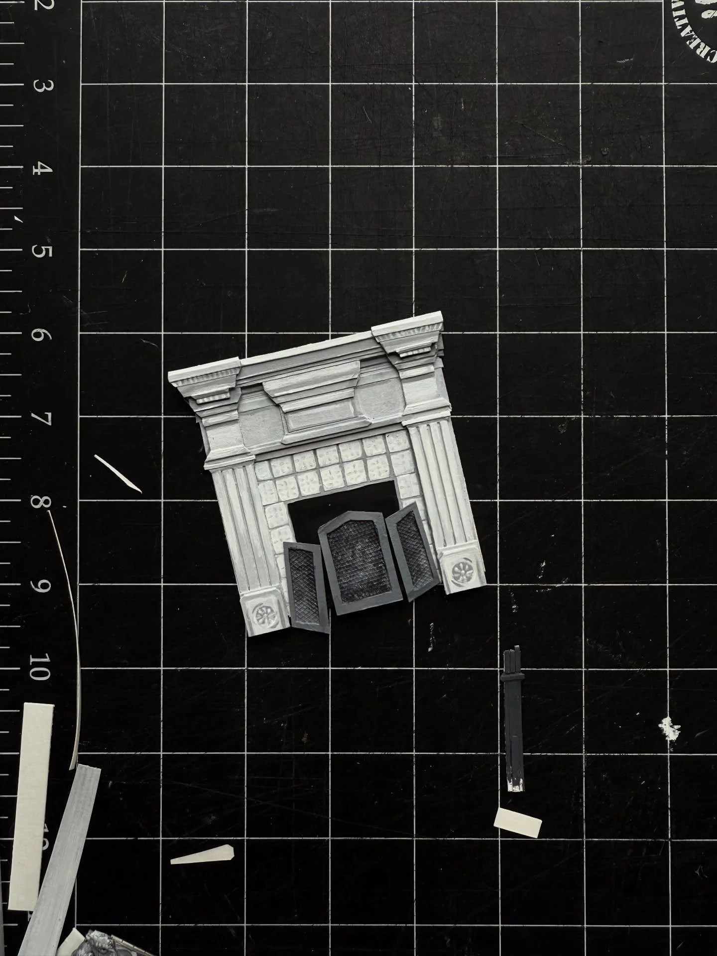 open fire, blank canvas, new projects !!!! ❤️&zwj;🔥

miniatures | paper art | 3D illustration | puppet maker | costume maker | illustrator | fabricator