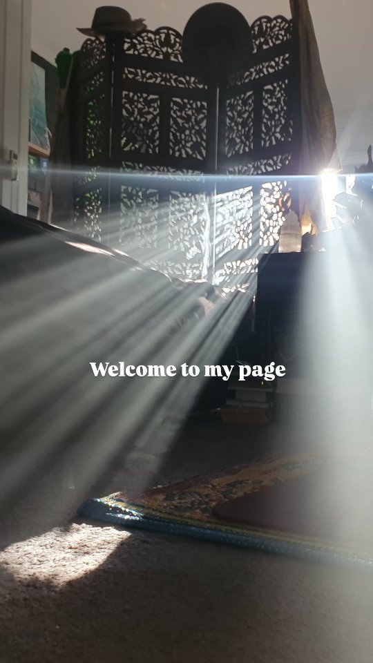 Welcome to my page.
Two of my main offerings is intuitive body work and bespoke herbal tea blends, which you can enjoy in the comfort of your home or in my delightful space, in the video above.
On this page, you'll also find art, creations, educati