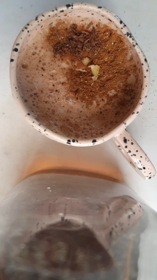 Warming beverage to support you during your luteal phase
We usually require warming foods & extra warmth physically! This is the phase after ovulation, right up intil your bleed.
This time may evoke deeper feeling, big feelings, introversion.