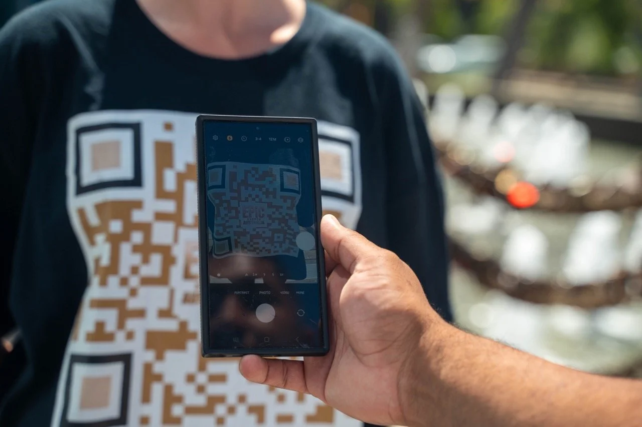 scanning QR code t-shirt