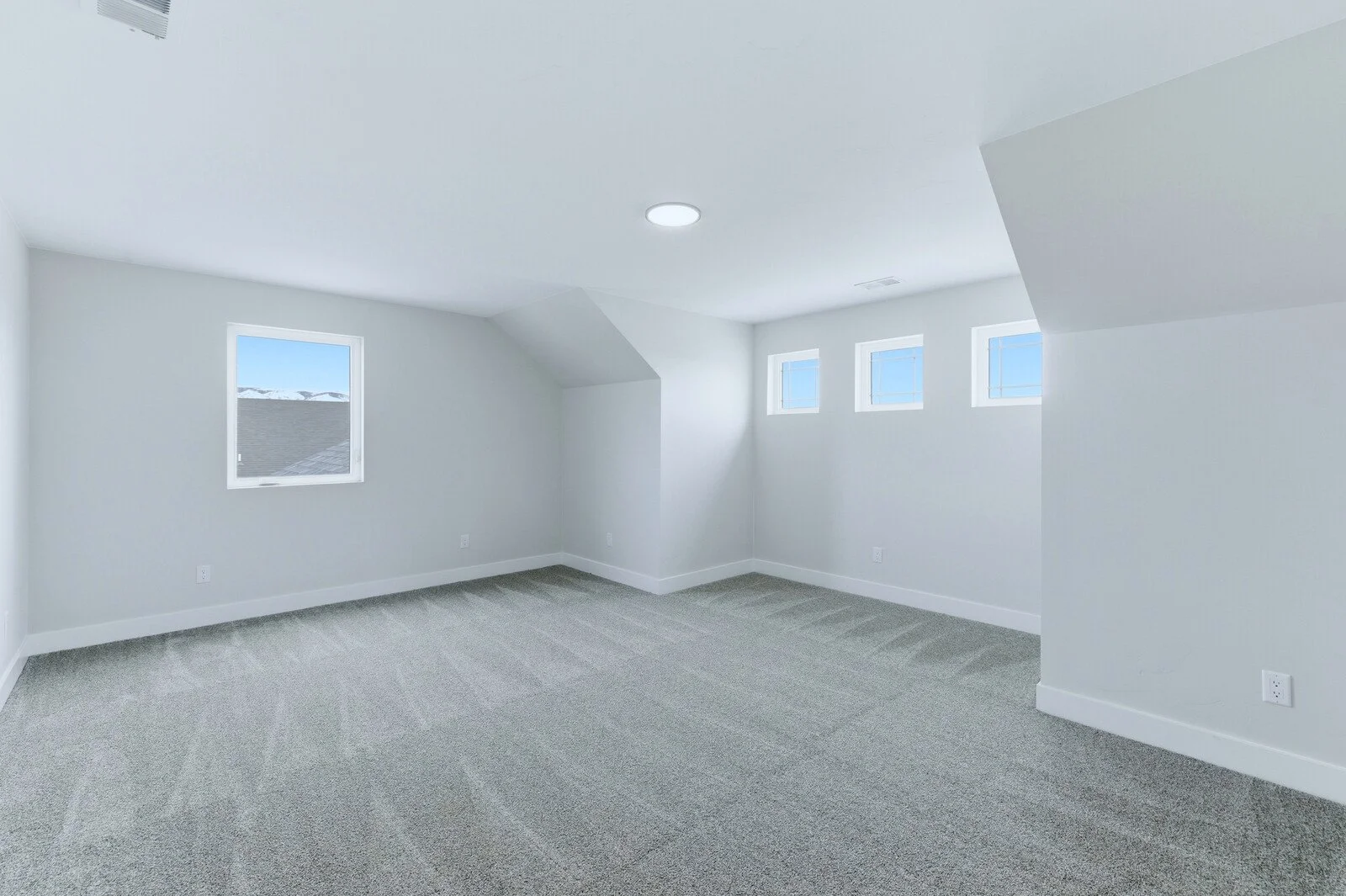 1001 River Heights (9).jpg