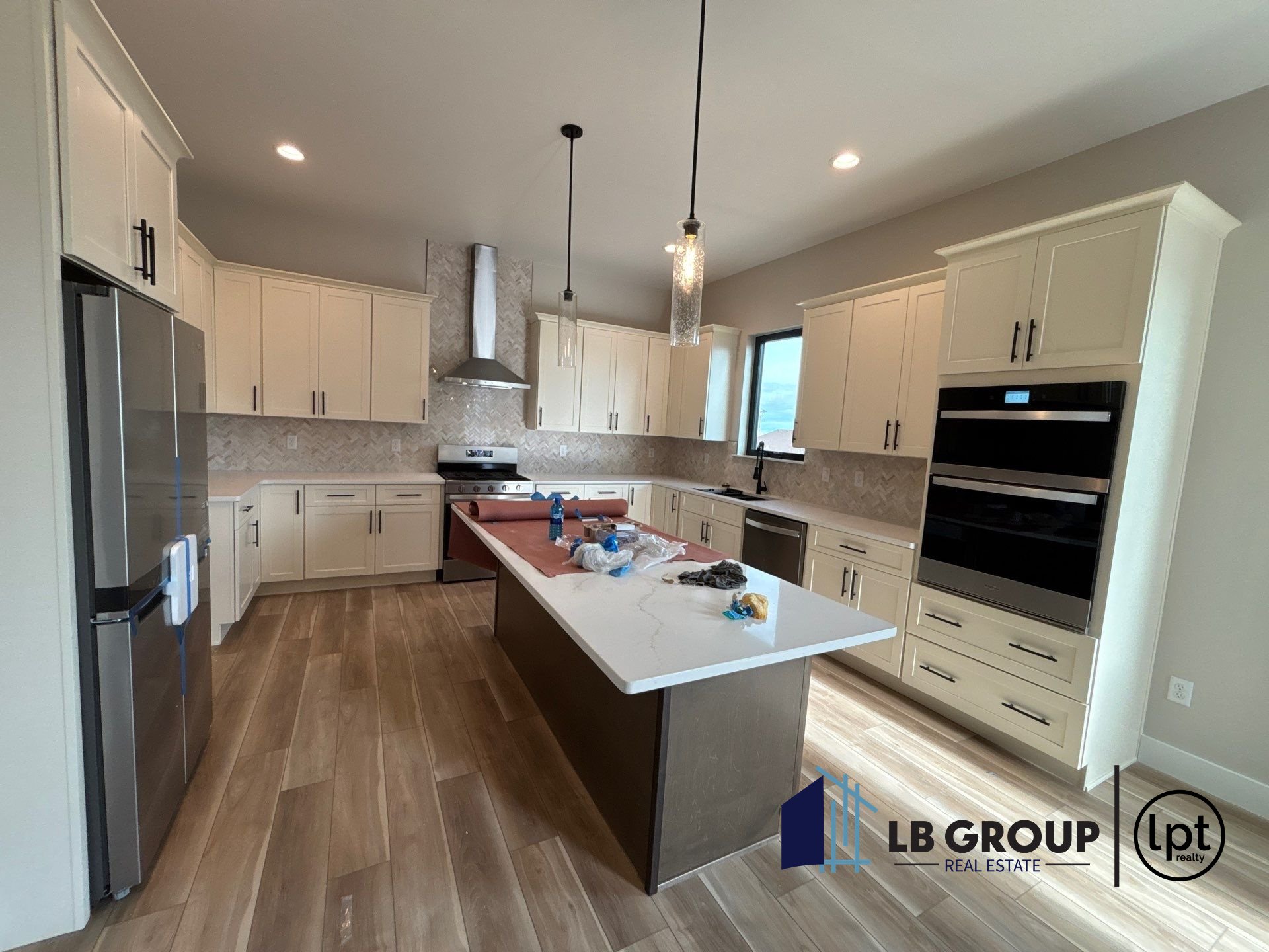 16-Dec 06 2025 11_55am-BjXF.jpg