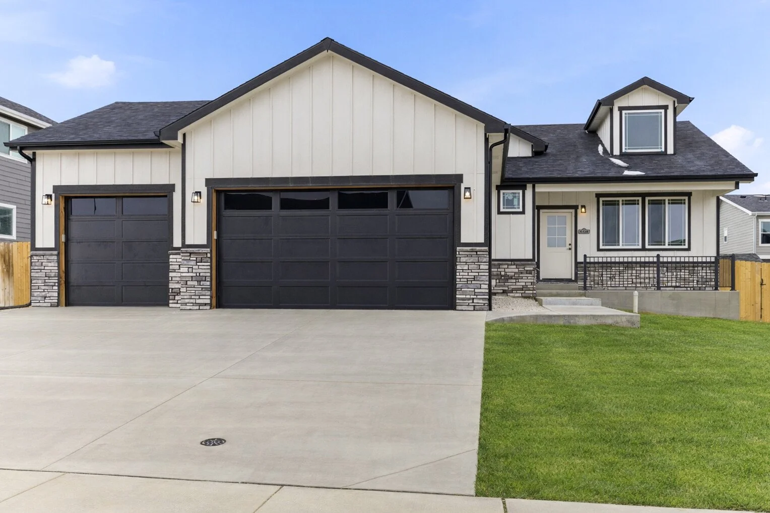 6130 Stillwater Front.jpg