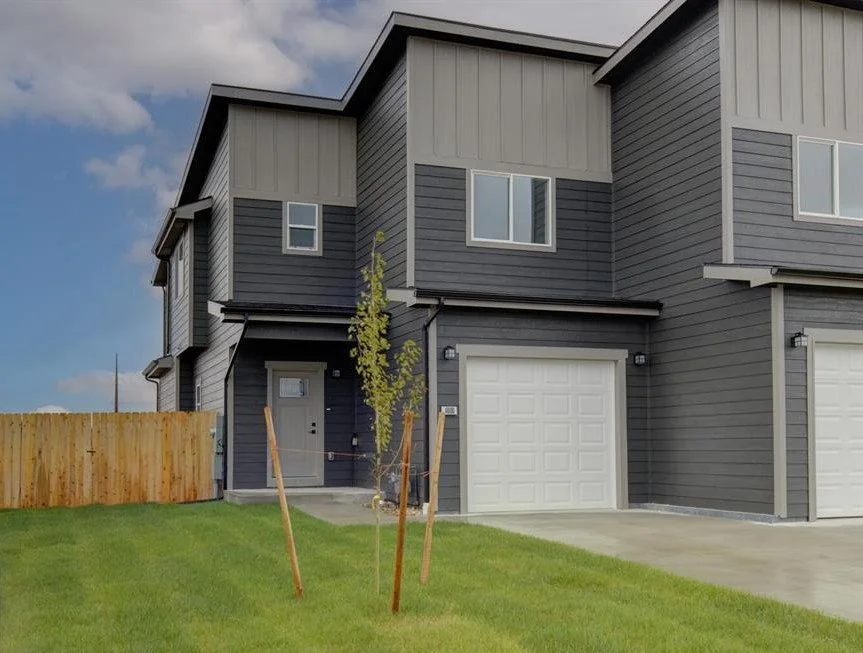 4600 Pontiac Front.jpg