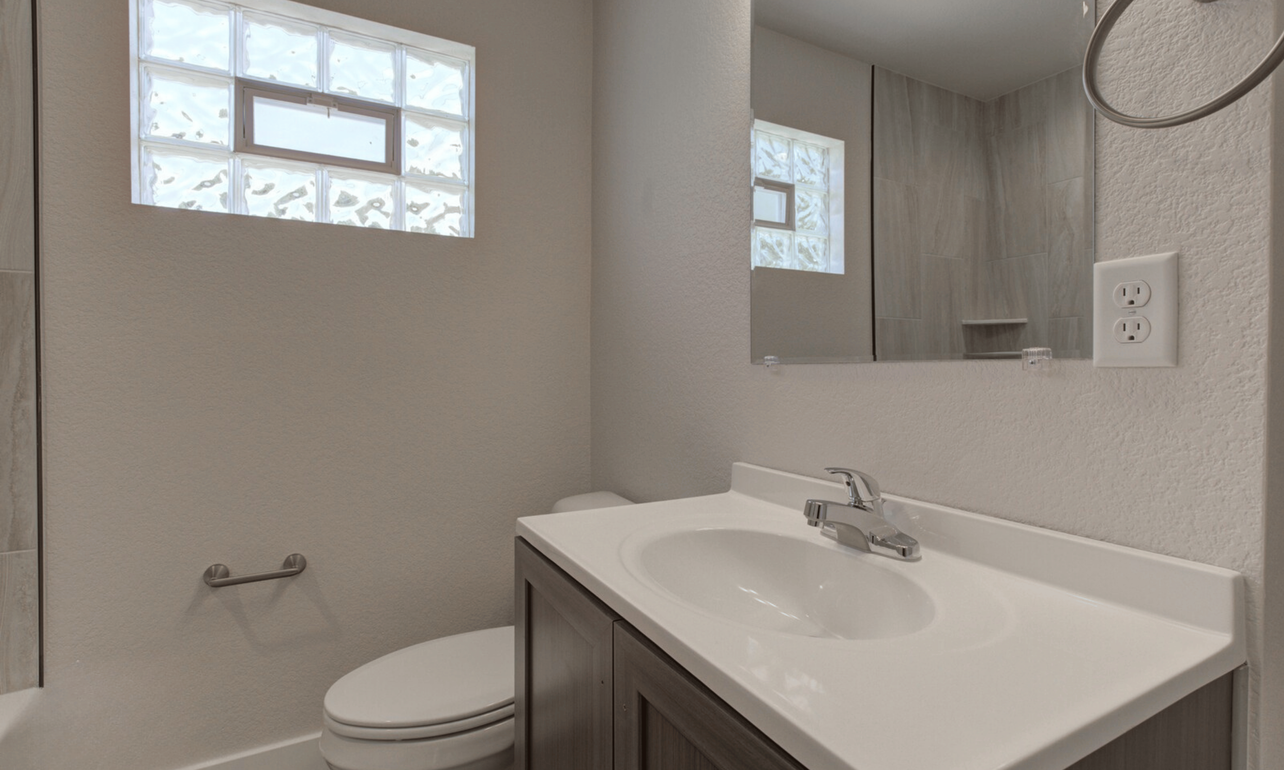 2737 S Odell (8).png