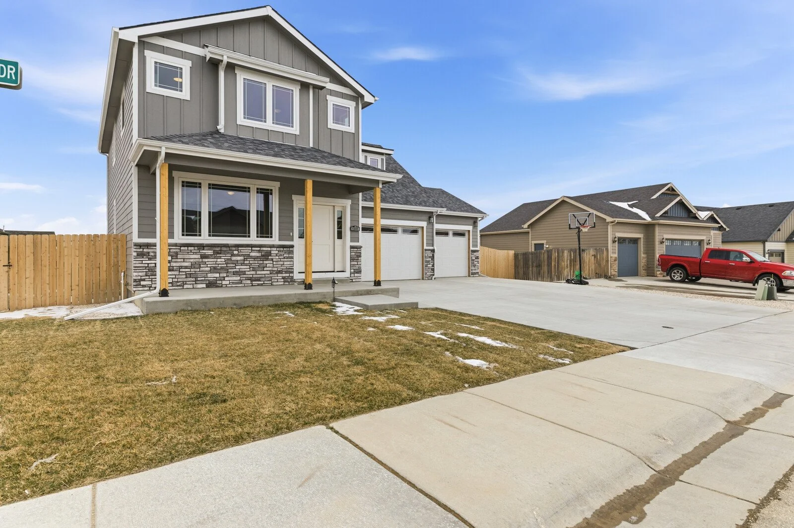 1001 River Heights (28).jpg