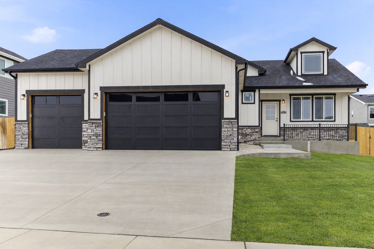 6130 Stillwater Front.jpg