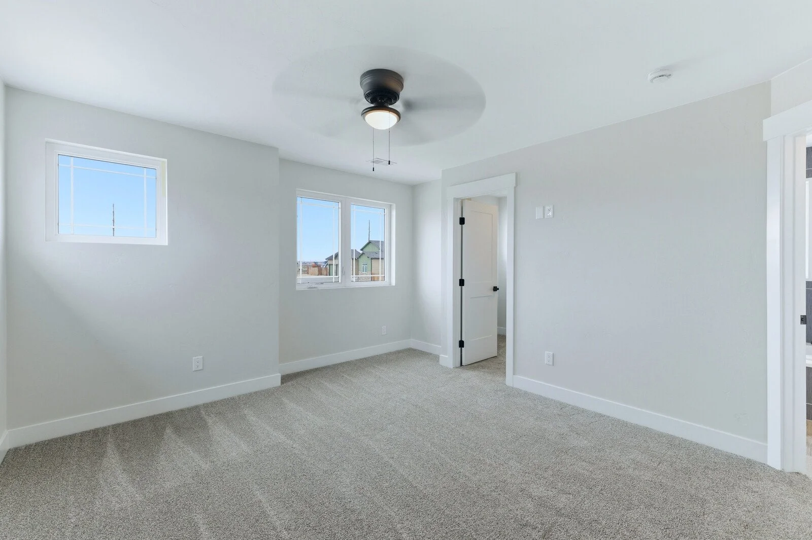 1001 River Heights (16).jpg