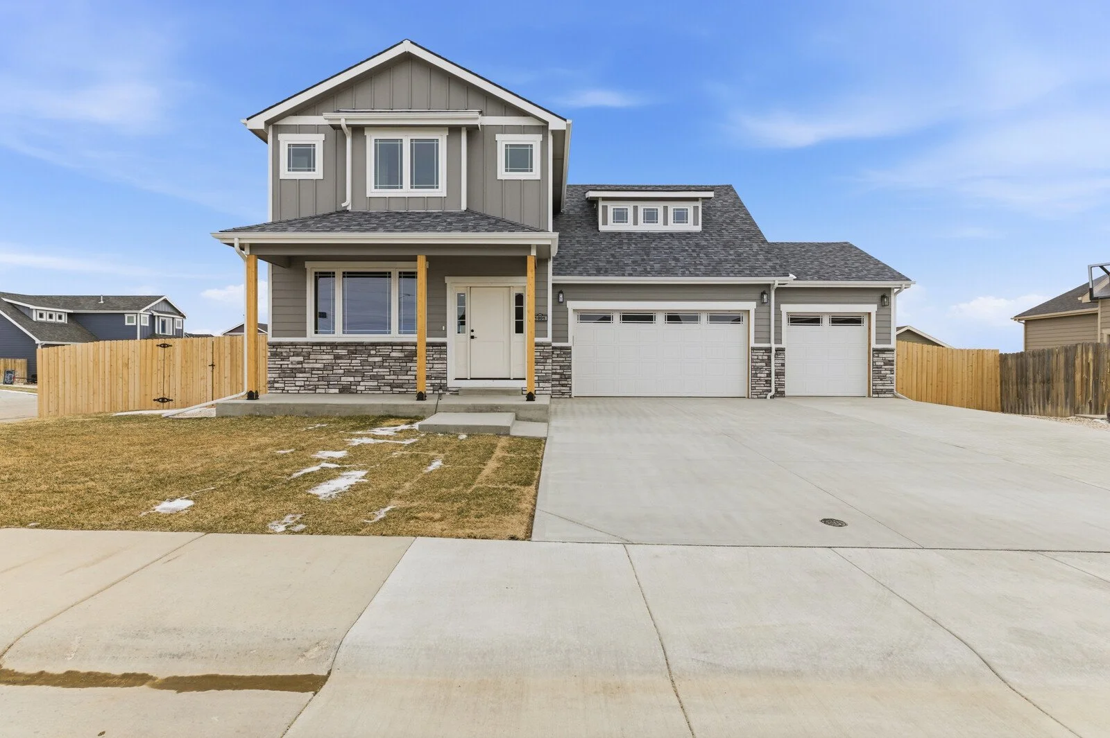 1001 River Heights (26).jpg