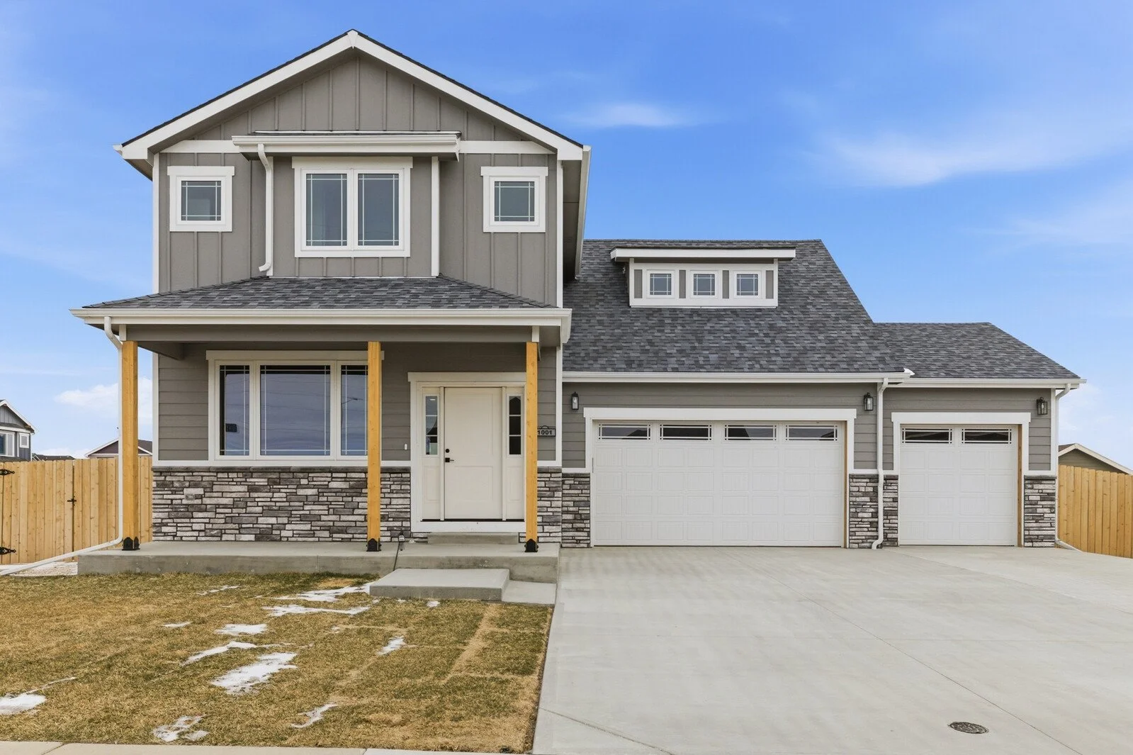 1001 River Heights (27).jpg