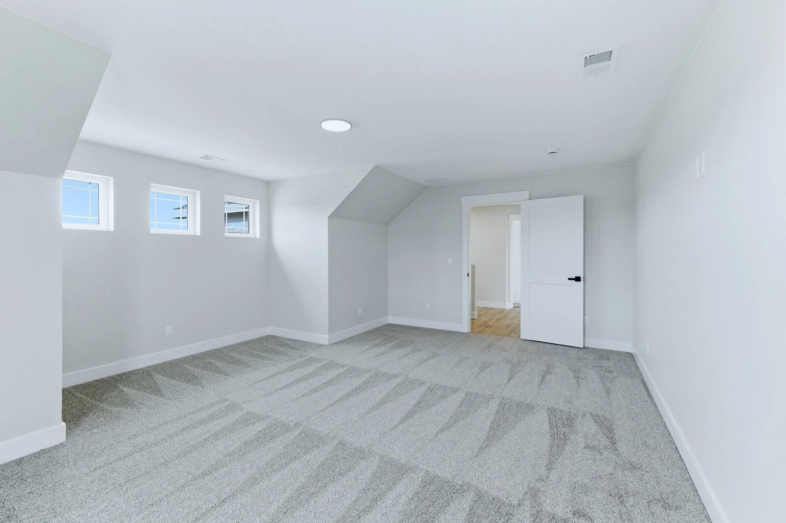 1001 River Heights (10).jpg