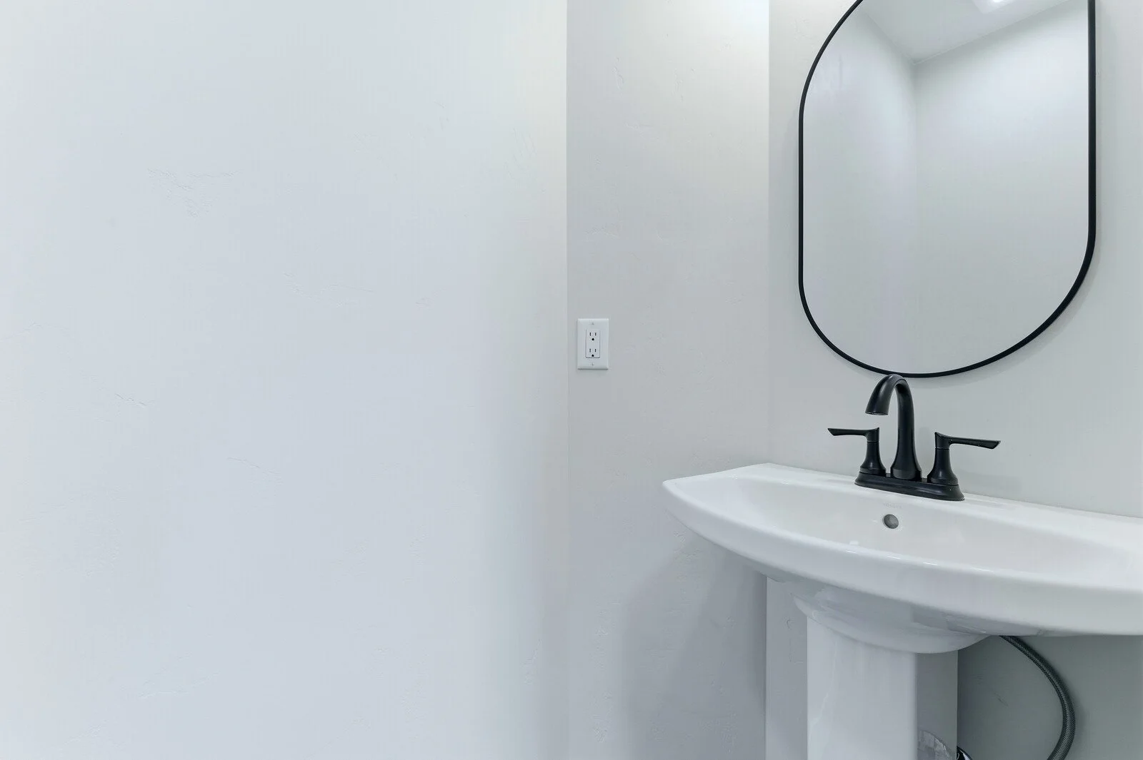 1001 River Heights (7).jpg