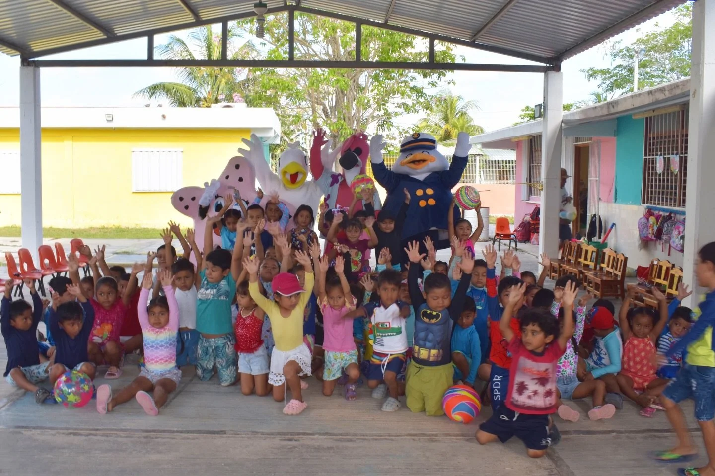 &iexcl;Estuvimos celebrando con los peques! ⛴️😎💙✨ Siempre es un gusto compartir tiempo de calidad con nuestras comunidades hermanas de #Holbox y #Chiquila 😍🏝️ #Ferry #VisitHolbox #9Hermanos