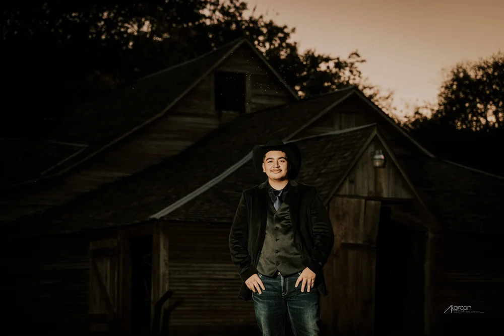 Alberto’s Quinceañero Portraits at Cedar Hill — XVFifteen