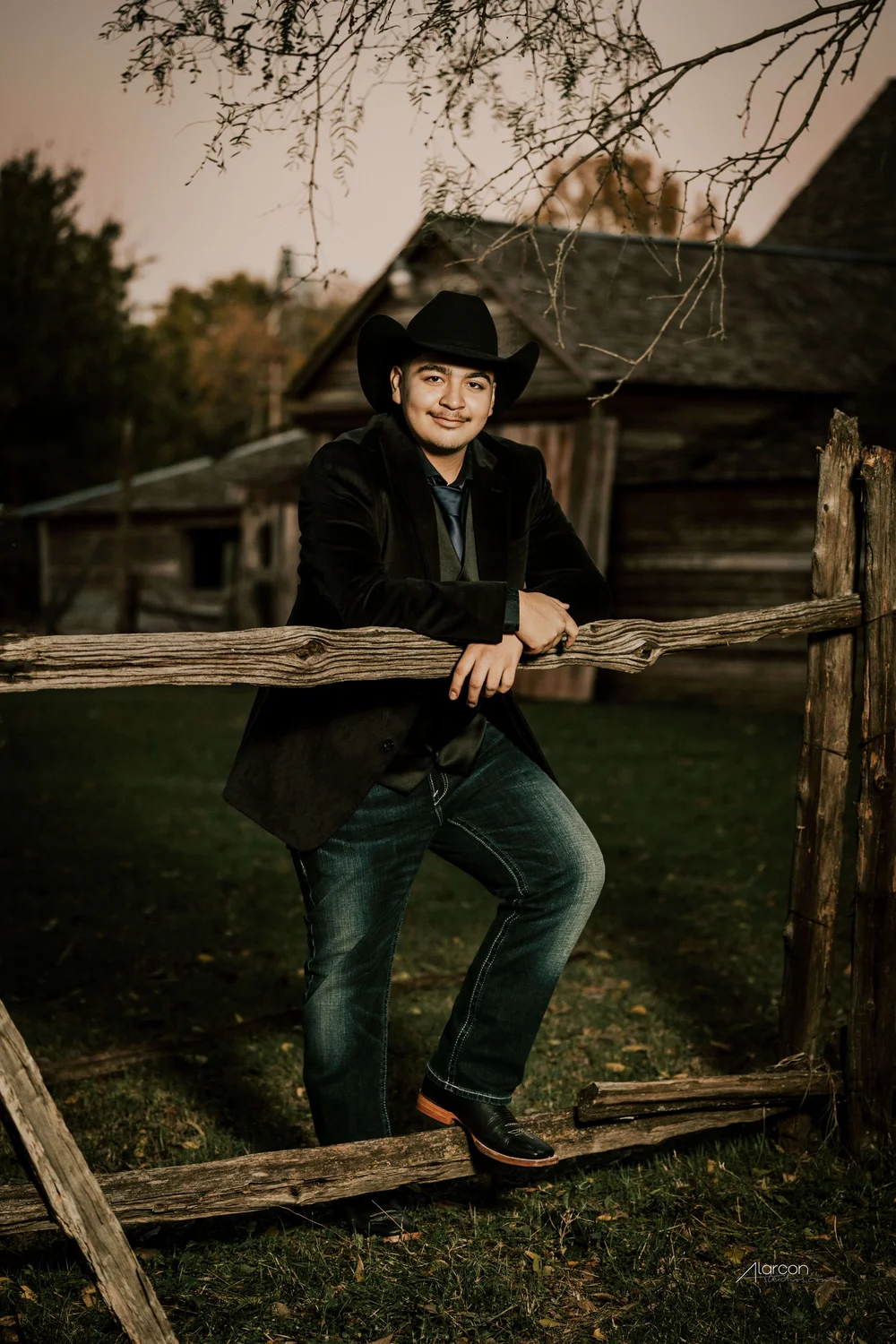 Alberto’s Quinceañero Portraits at Cedar Hill — XVFifteen